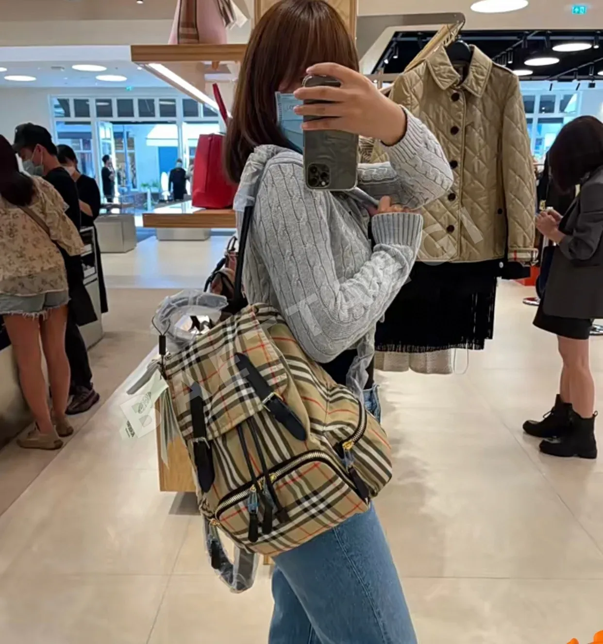 버버리 가방 상세 이미지 5
