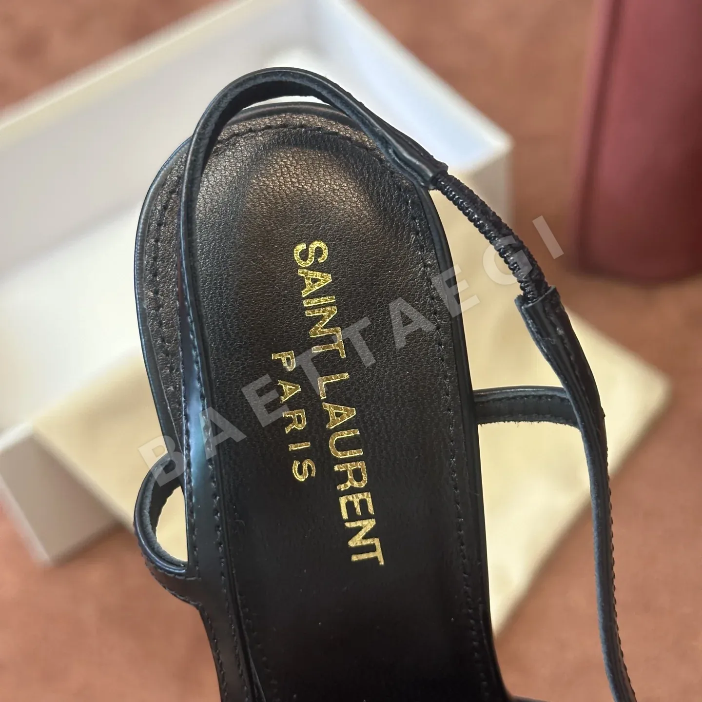 생로랑 메탈 캡 토 YSL 로고 슬링백 펌프스 블랙 상세 이미지 5