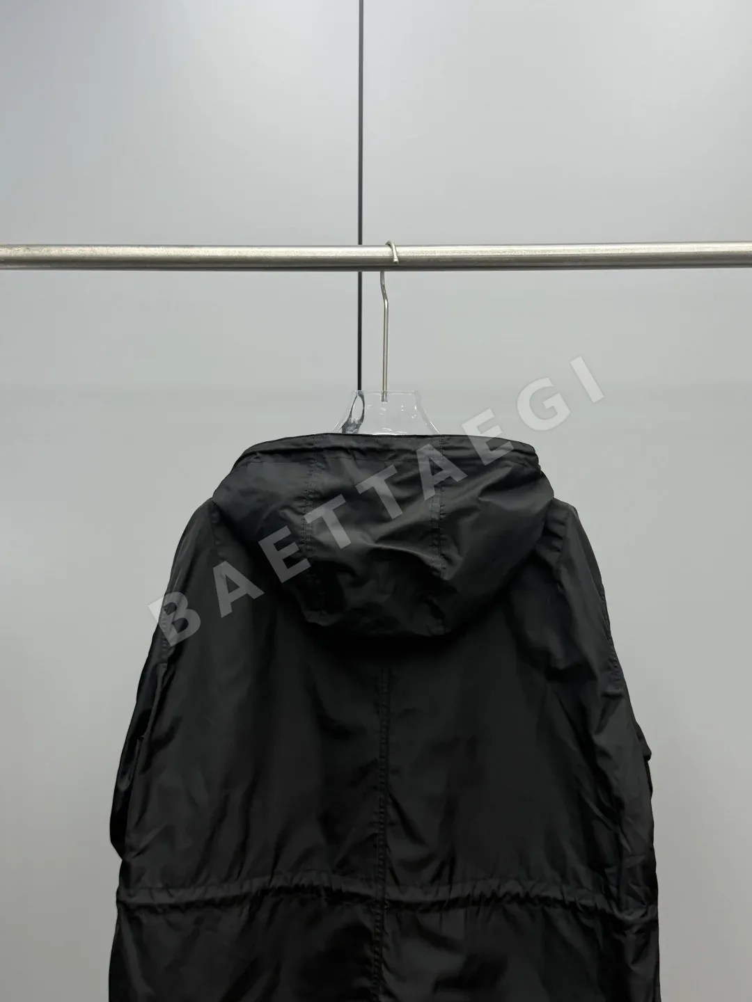 몽클레르 노이제이 후드 크롭 자켓 상세 이미지 8
