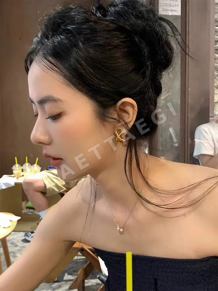 셀린느 프레셔스 18K 골드 도금 스터드 귀걸이 상세 이미지 2