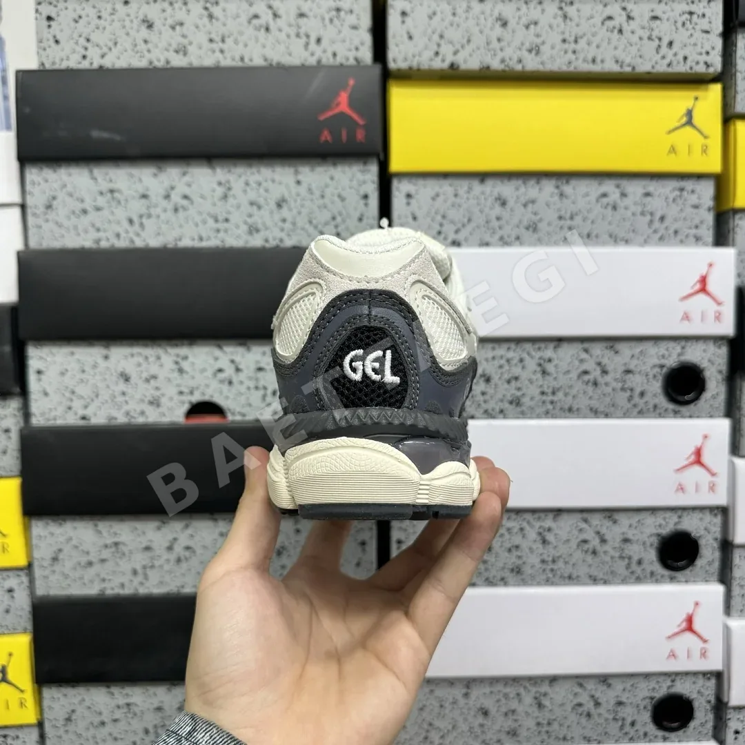 아식스 [WZ] 젤 NYC 1203A383-111 200379 Asics Gel-NYC White Smoke Grey 상세 이미지 4