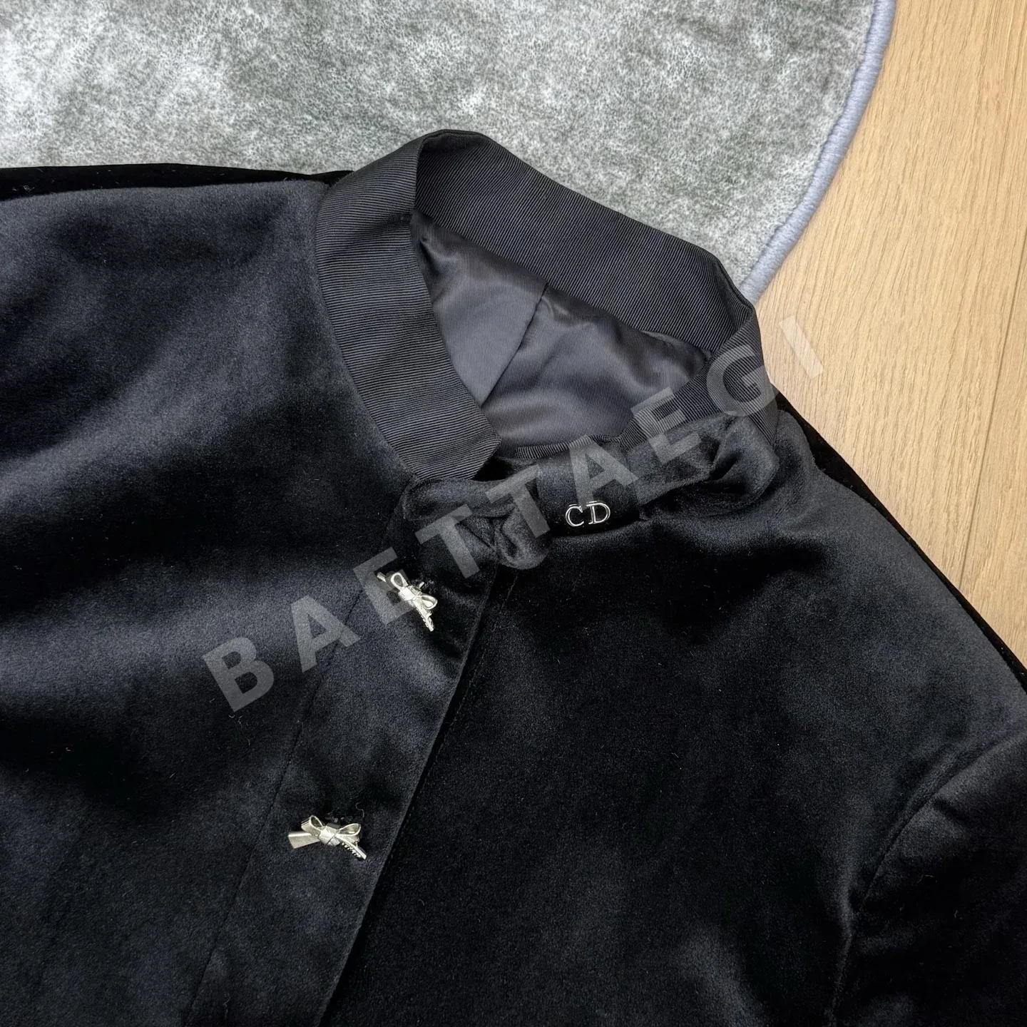 디올 벨벳 스탠드카라 여성 자켓 상세 이미지 2
