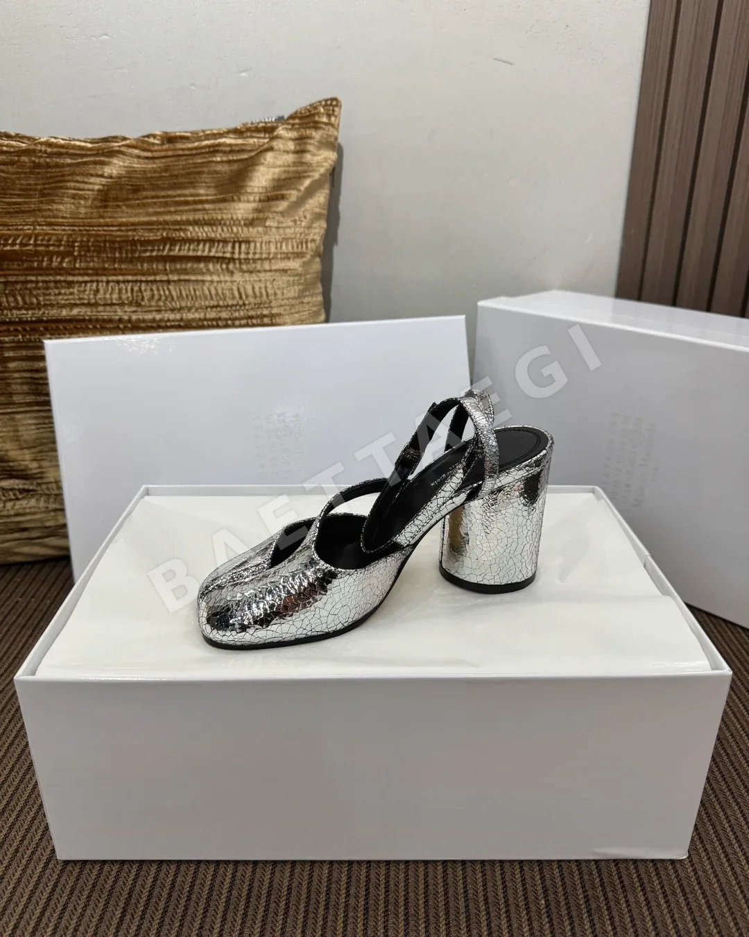 마르지엘라 MM6 스플릿 토 하이힐 샌들 상세 이미지 6
