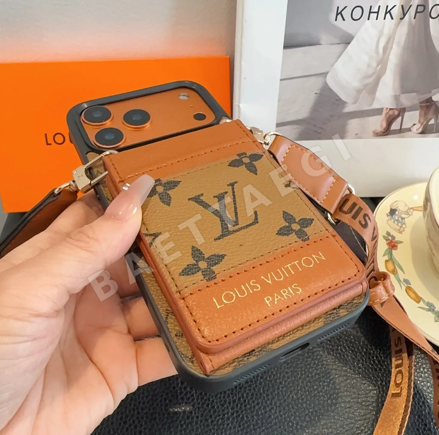 루이비통 모노그램 크로스바디 카드홀더 폰케이스 상세 이미지 8