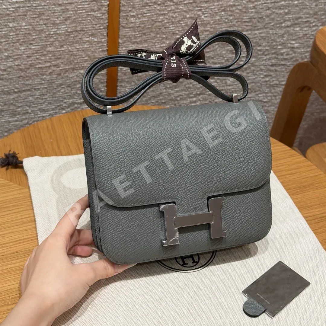 에르메스 콘스탄스 지갑 192422