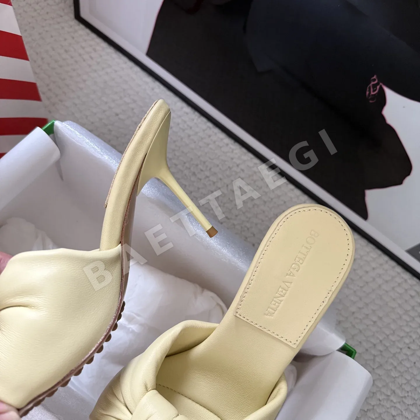 보테가베네타 체리 컬렉션 노트 뮬 슬리퍼 상세 이미지 5