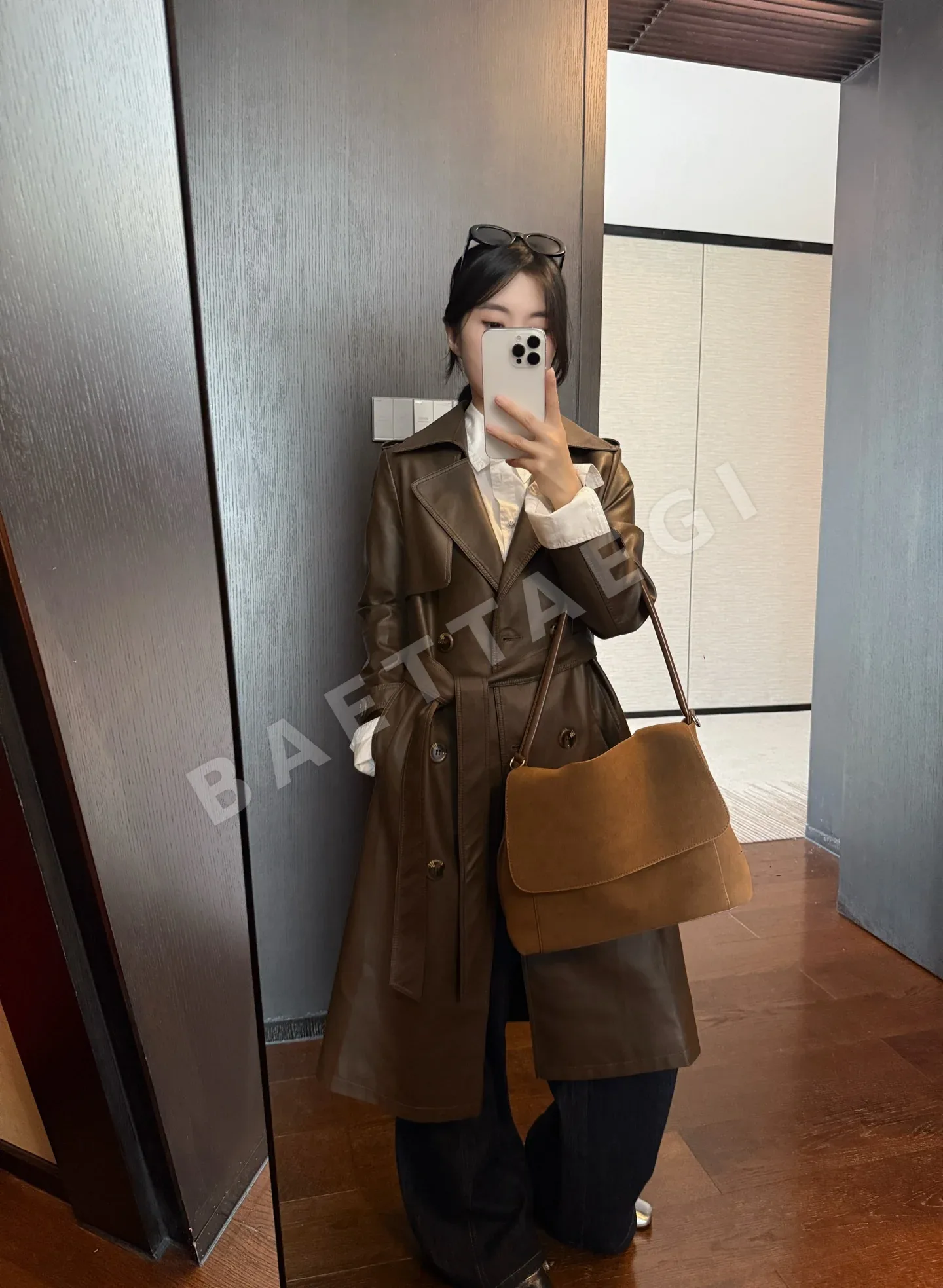 버버리 켄싱턴 가죽 트렌치 코트 자켓 상세 이미지 8