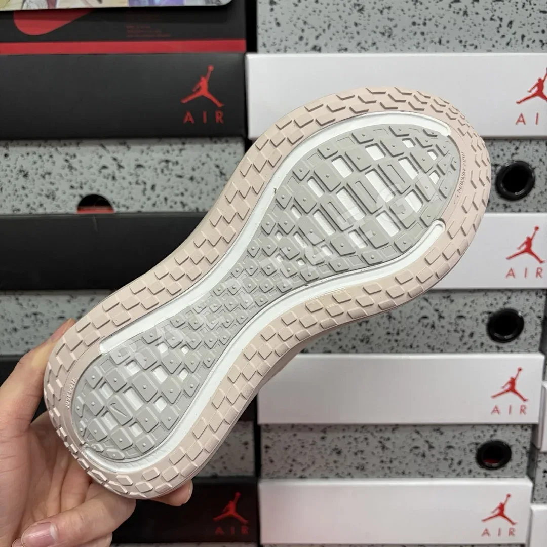나이키 [GT] 보메로 플러스 HV8154-603 201153 Nike Vomero Plus Silt Red 상세 이미지 7