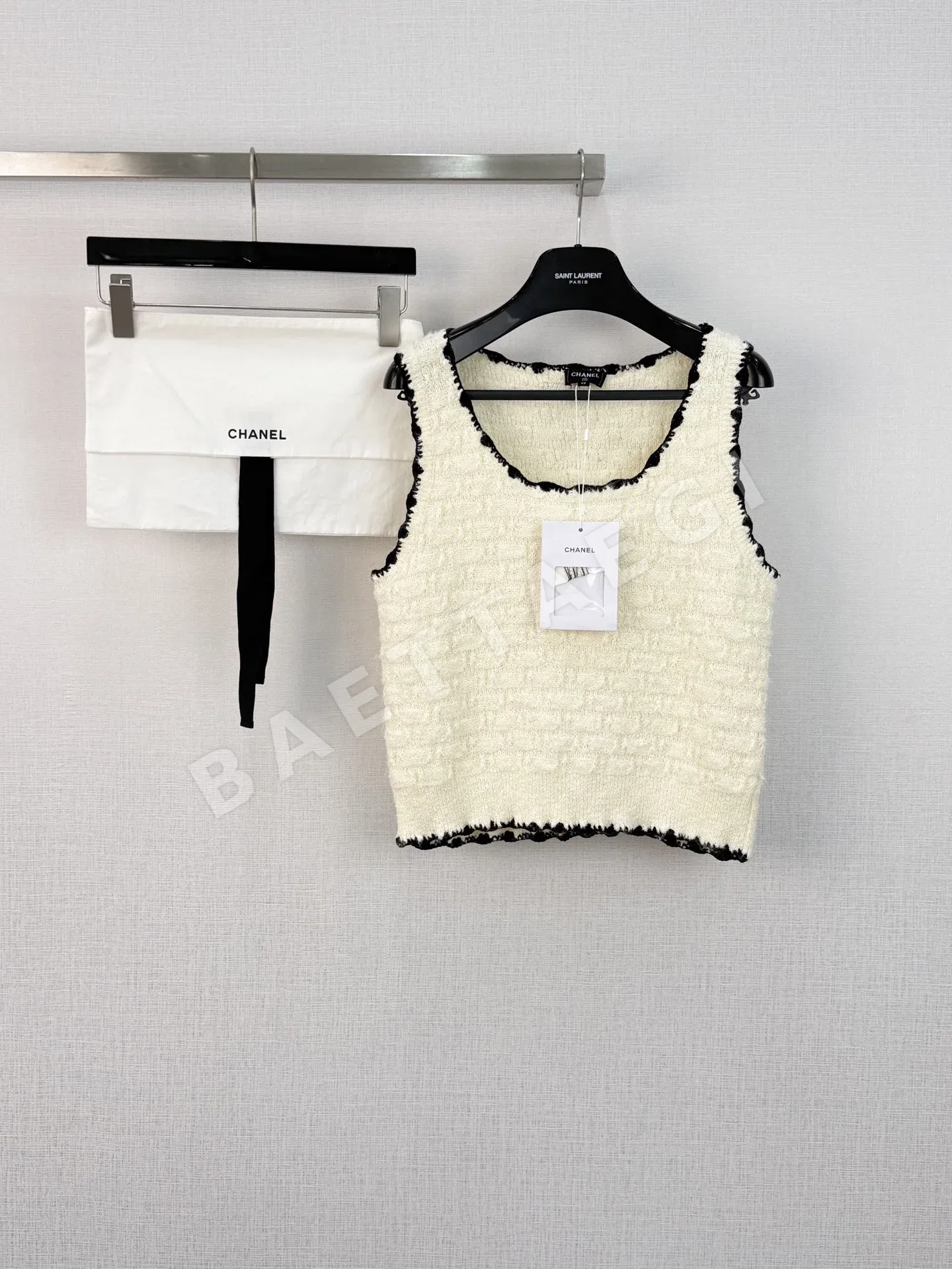 샤넬 컬러 블록 레이스 크로셰 민소매 베스트 136539