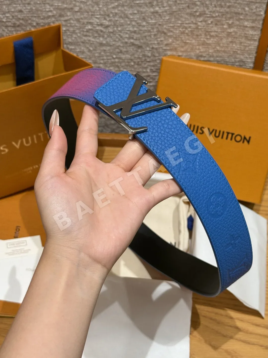 루이비통 이니셜 리버시블 40mm 벨트 상세 이미지 3