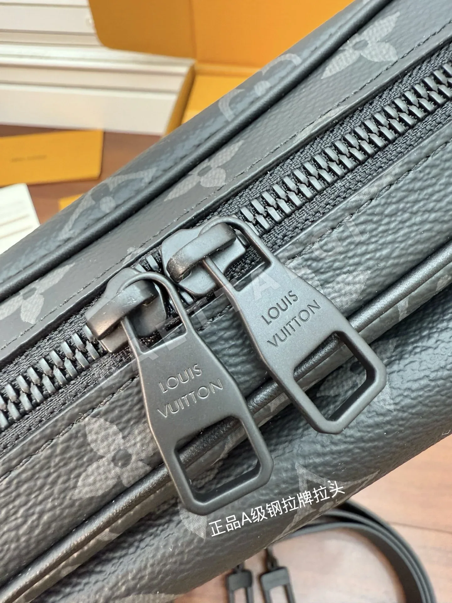 루이비통 다이아몬드 패턴 천연 가죽 가방 M46795 상세 이미지 6