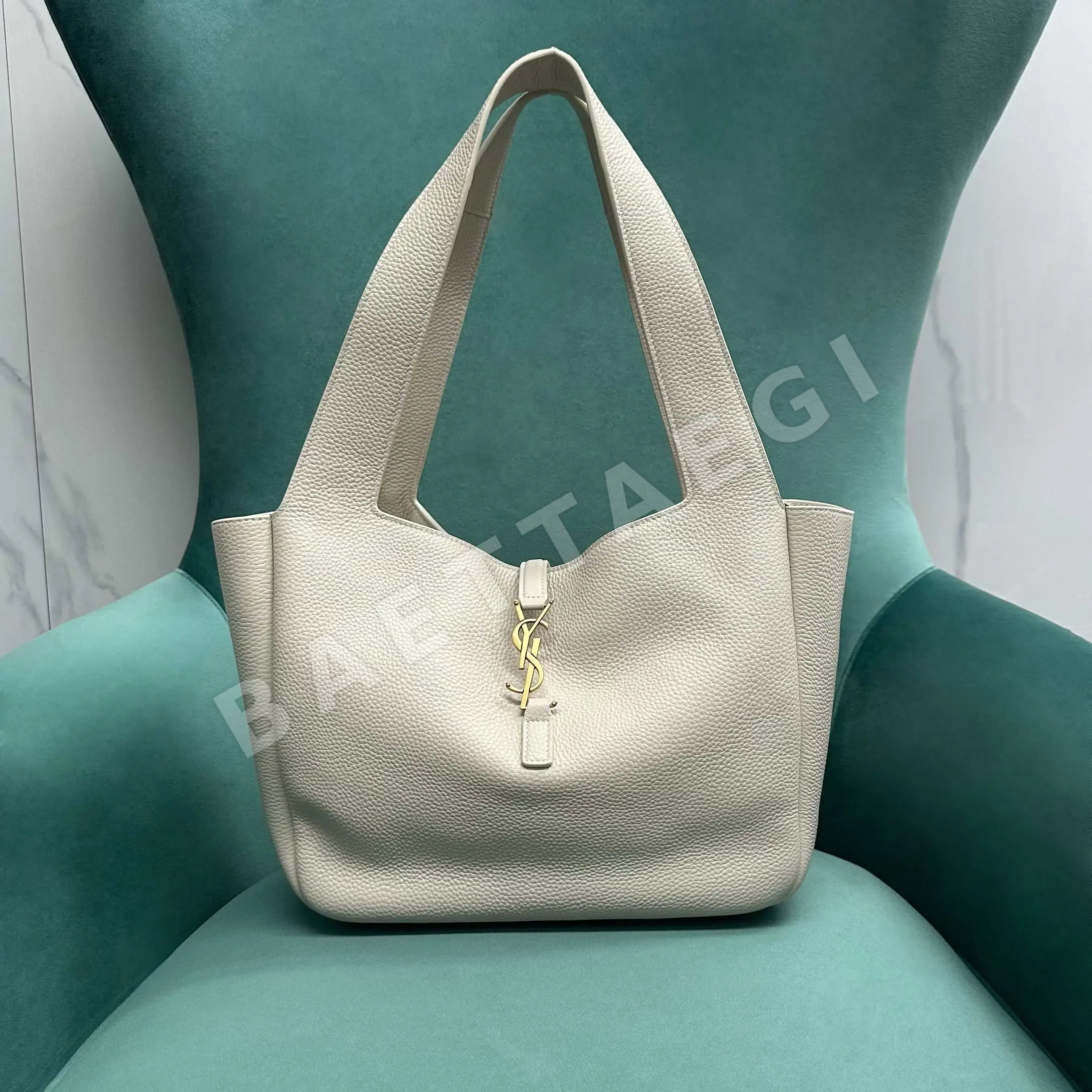 생로랑 BEA 사슴가죽 스몰 토트백 779029