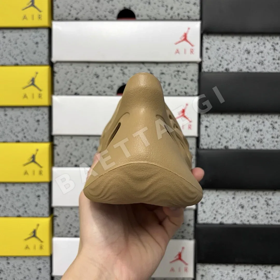 아디다스 [LW] 이지 폼 RNNR GW3354 200646 Adidas Yeezy Foam RNNR Ochre 상세 이미지 7
