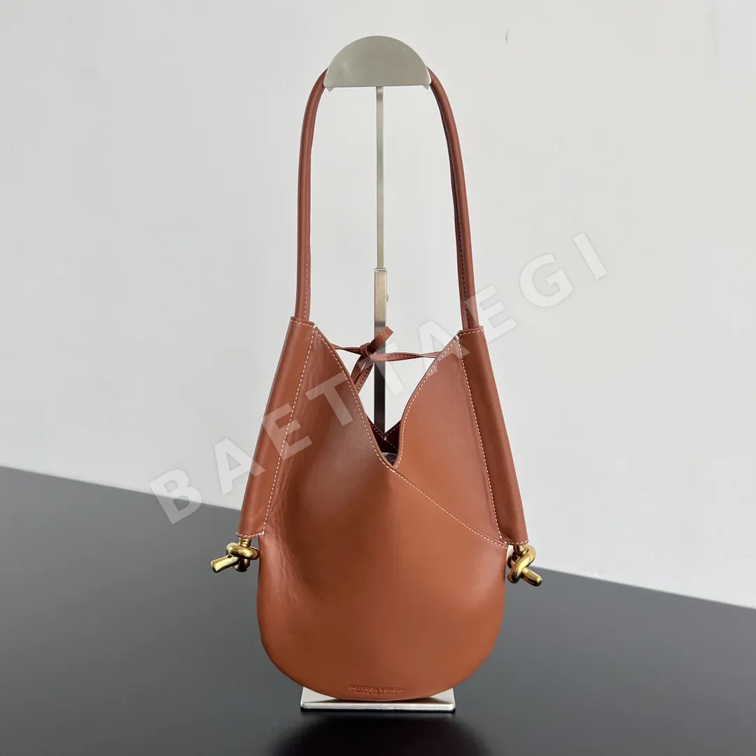 보테가베네타 송아지가죽 핸드백 799522