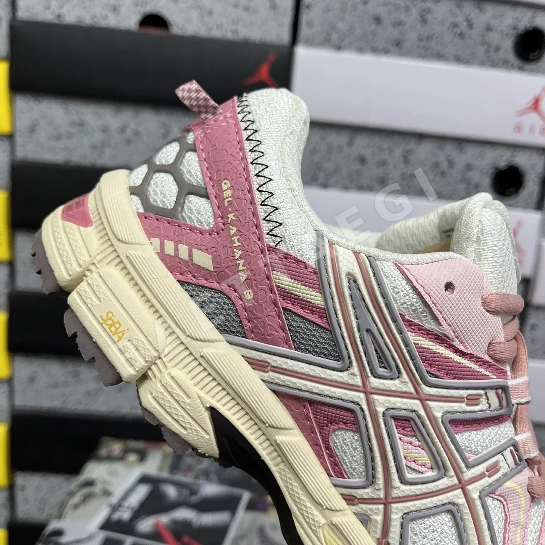 아식스 [XY] 젤 카하나 8 1012A978-103 200345 Asics Gel-Kahana 8 상세 이미지 2