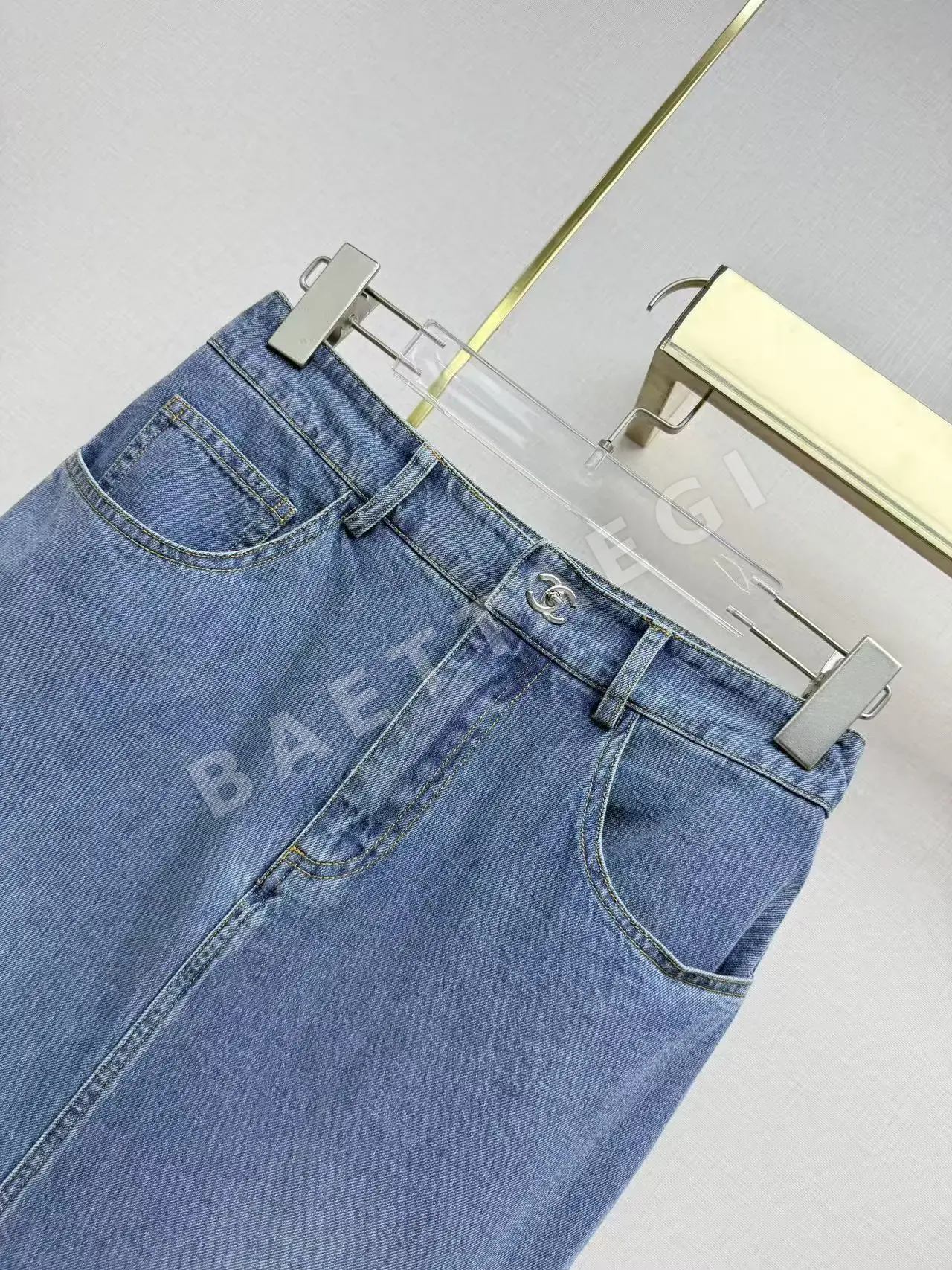 샤넬 더블 C 메탈 버클 데님 스커트 상세 이미지 4