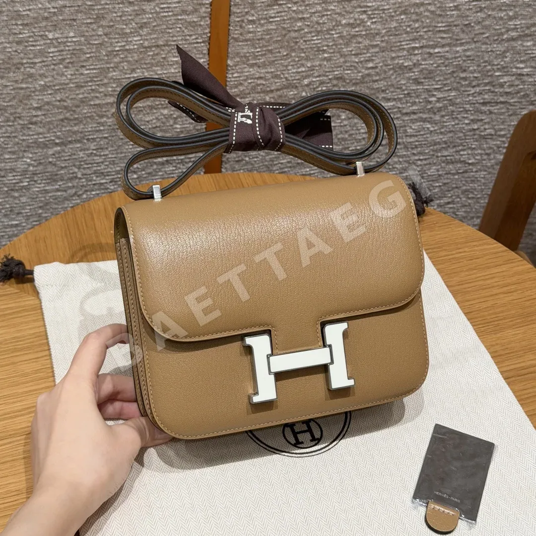 에르메스 콘스탄스 염소가죽 지갑 192505