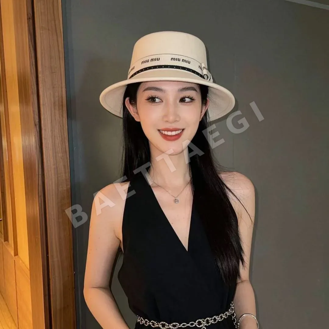 미우미우 캐시미어 플랫탑 모자 185797