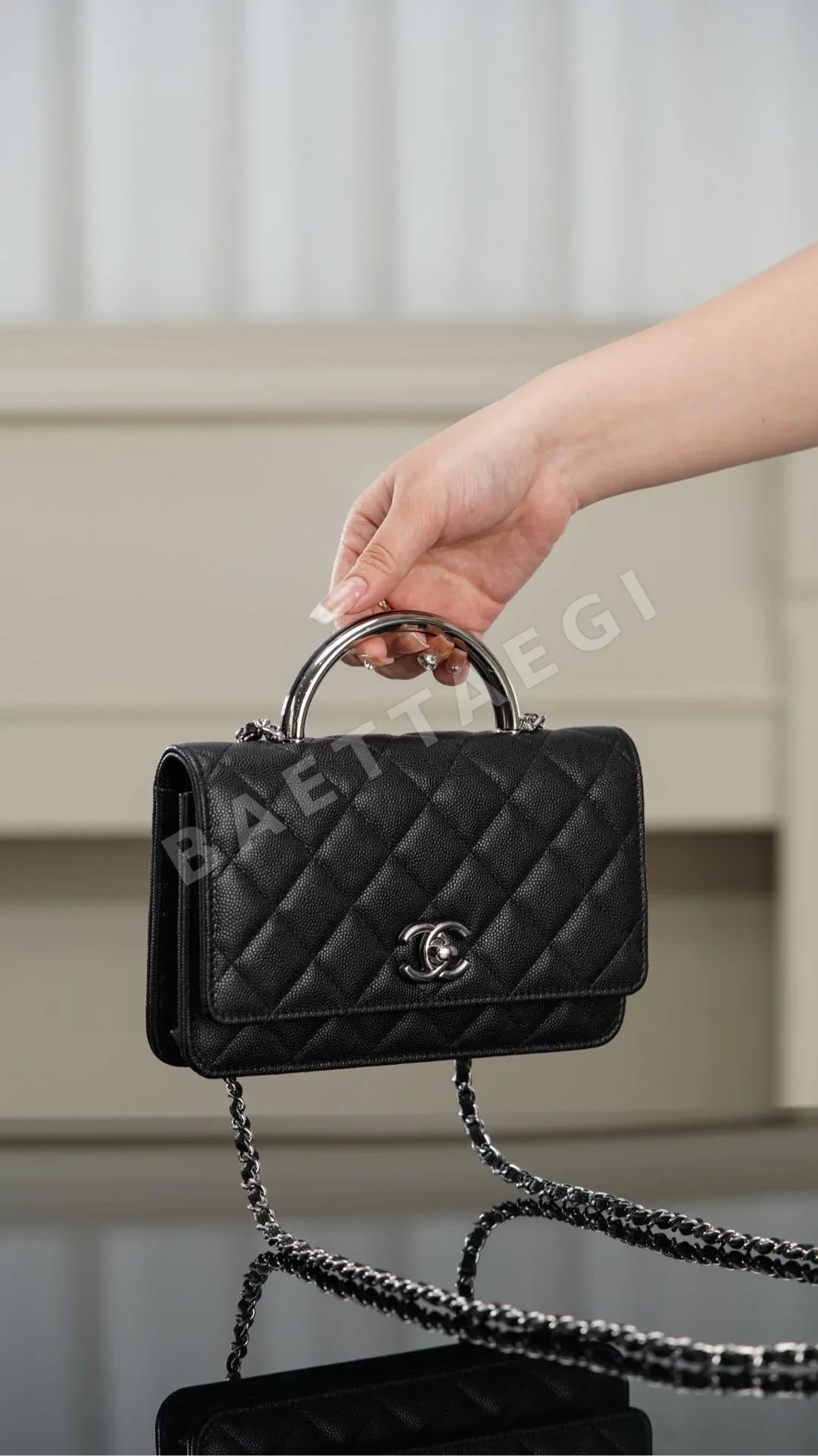 샤넬 25P 캐비어 에나멜 핸들 WOC 가방 25P 상세 이미지 3