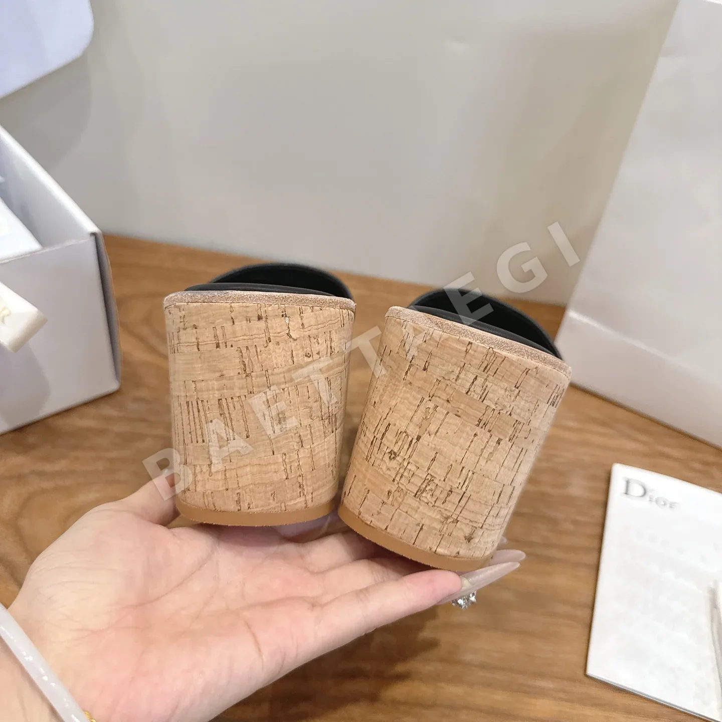 디올 이비에타 도웨이 젤리 컬러 플랫 슬리퍼 상세 이미지 8
