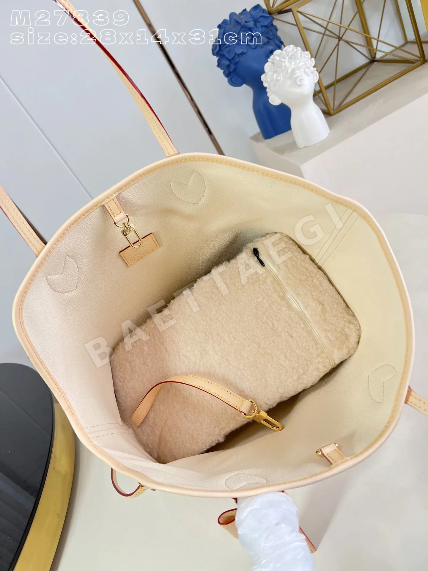 루이비통 화이트 네버풀 미디엄 백 M27839 상세 이미지 9