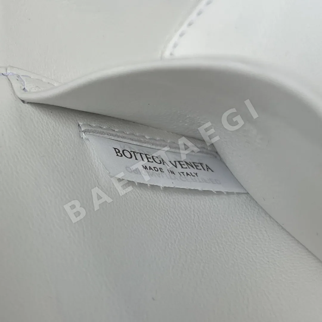 보테가베네타 뉴 베니티 케이스 메이크업 백 789109 5516 상세 이미지 9