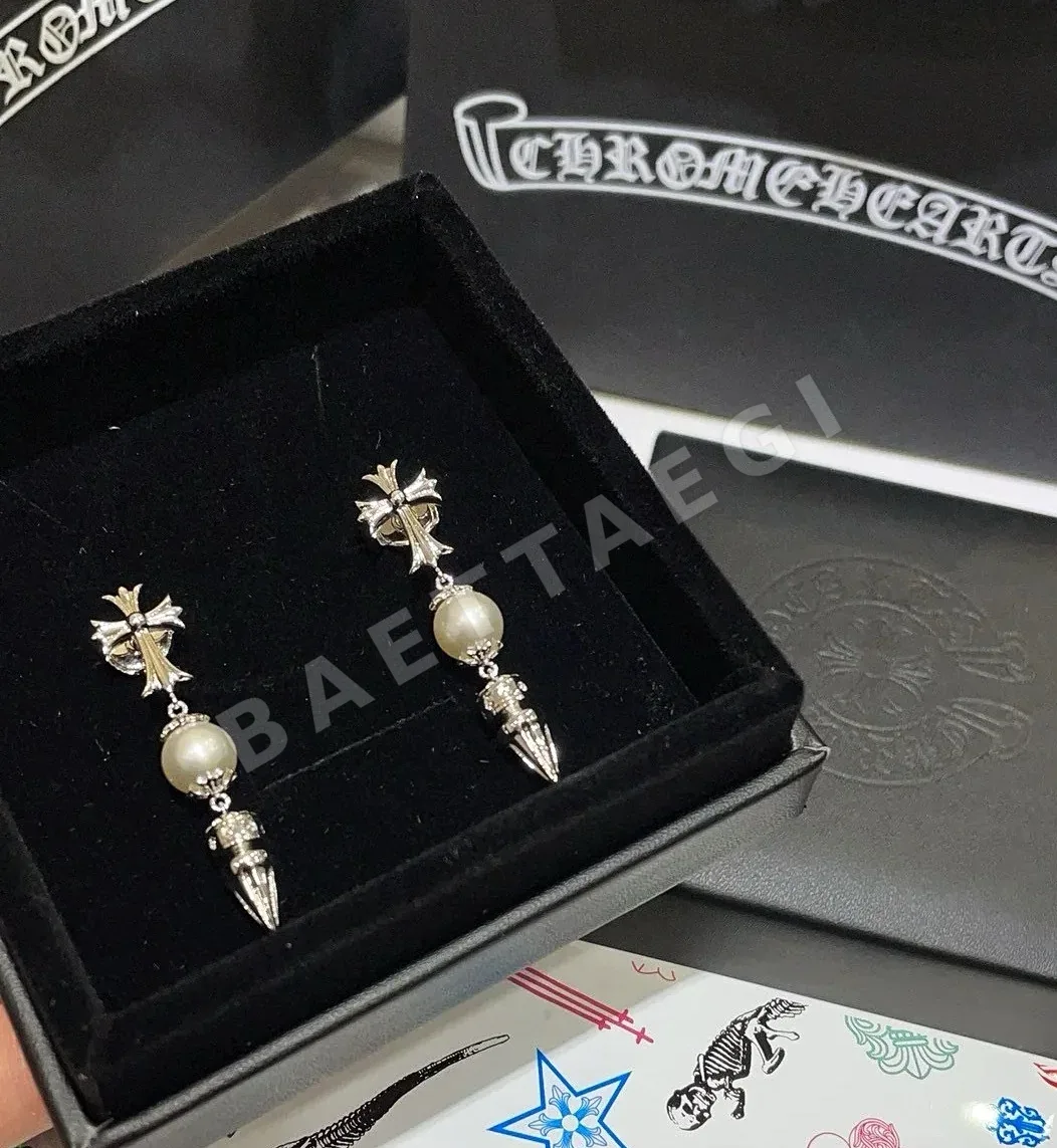크롬하츠 크로스 펄 귀걸이 상세 이미지 3