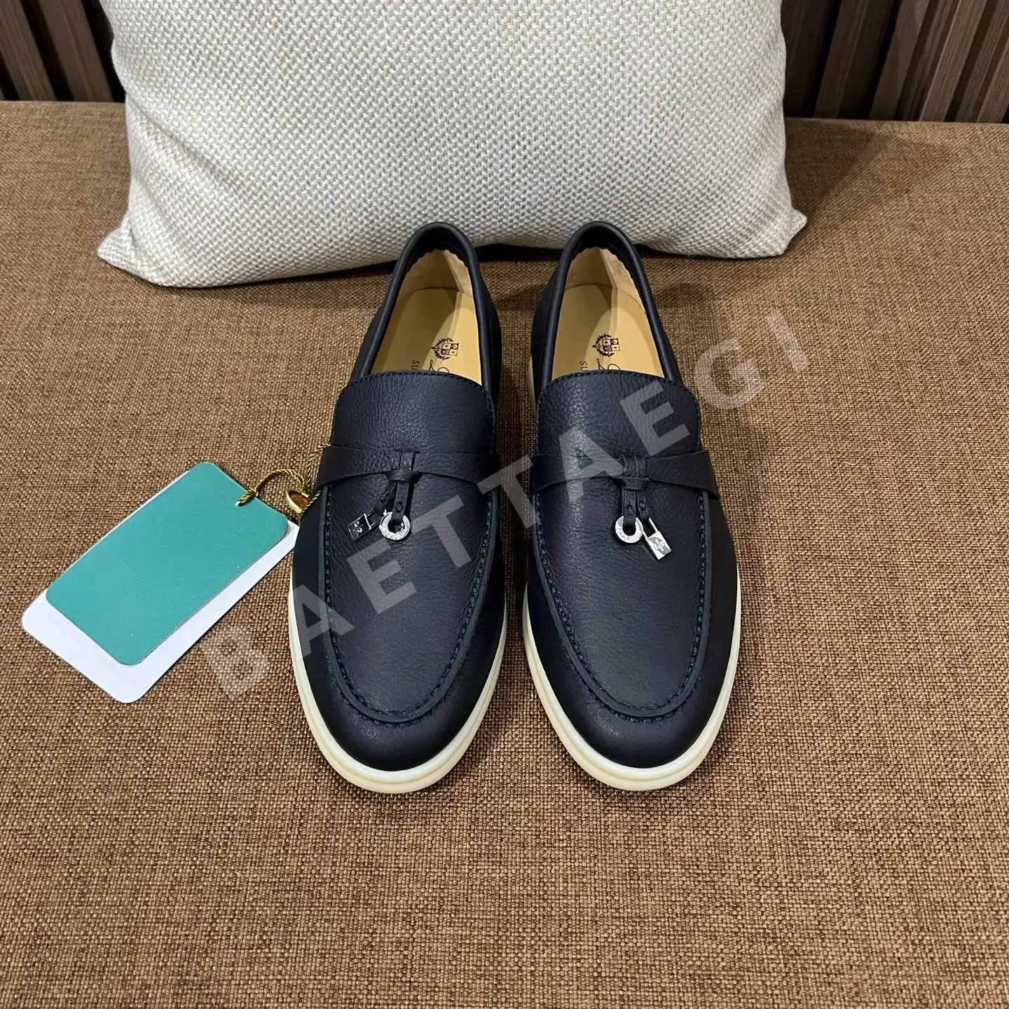 로로피아나 네이비 블루 가죽 로퍼 9818 상세 이미지 2