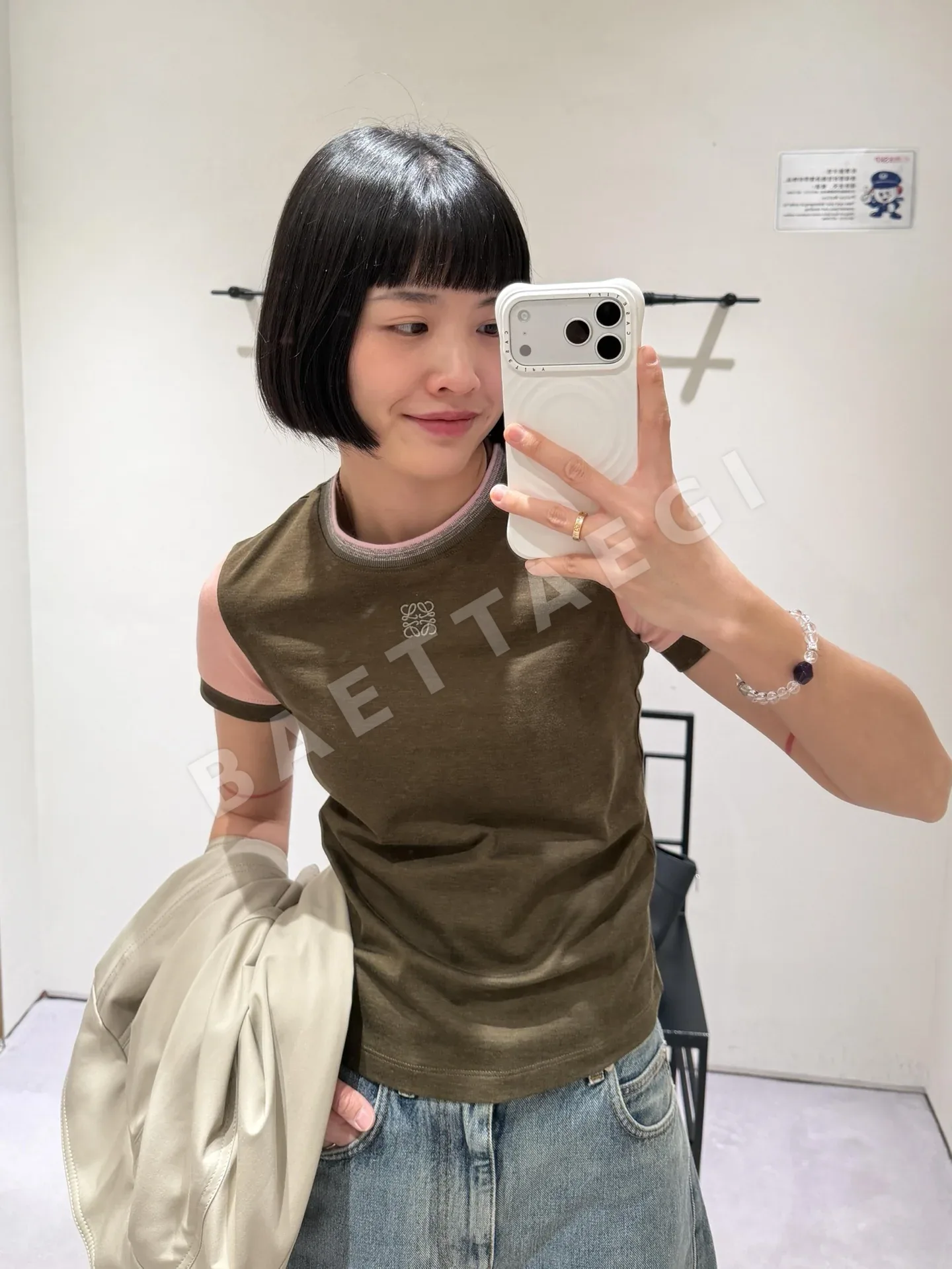 로에베 컬러 블록 아나그램 자수 코튼 반팔 티셔츠 상세 이미지 3