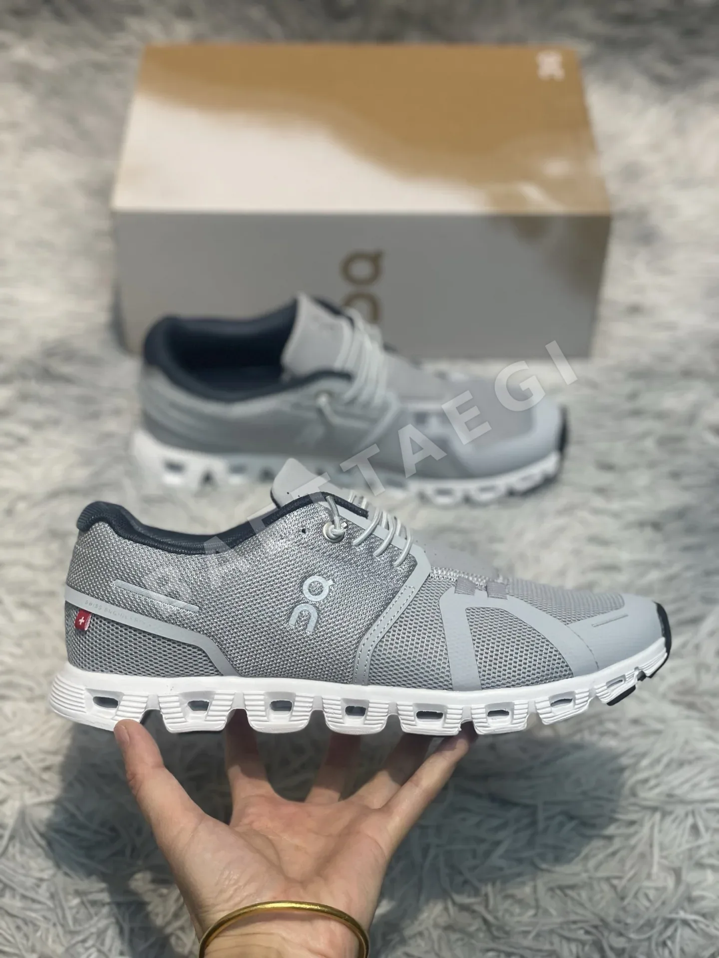 ON OnRun Cloud 6 경량 캐주얼 러닝화 102673