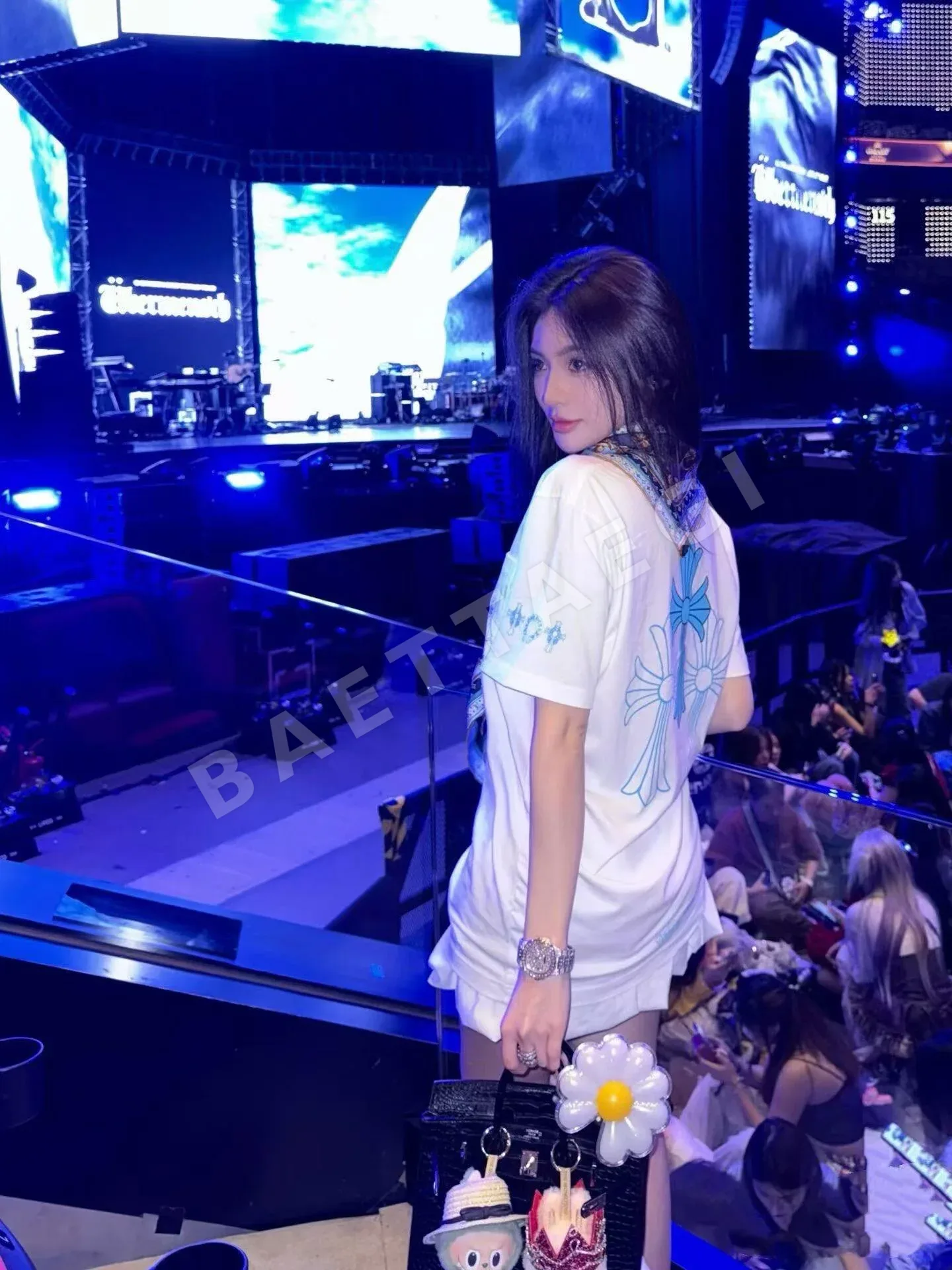 크롬하츠 블루 스리 크로스 프린트 남성 반팔 티셔츠 상세 이미지 7