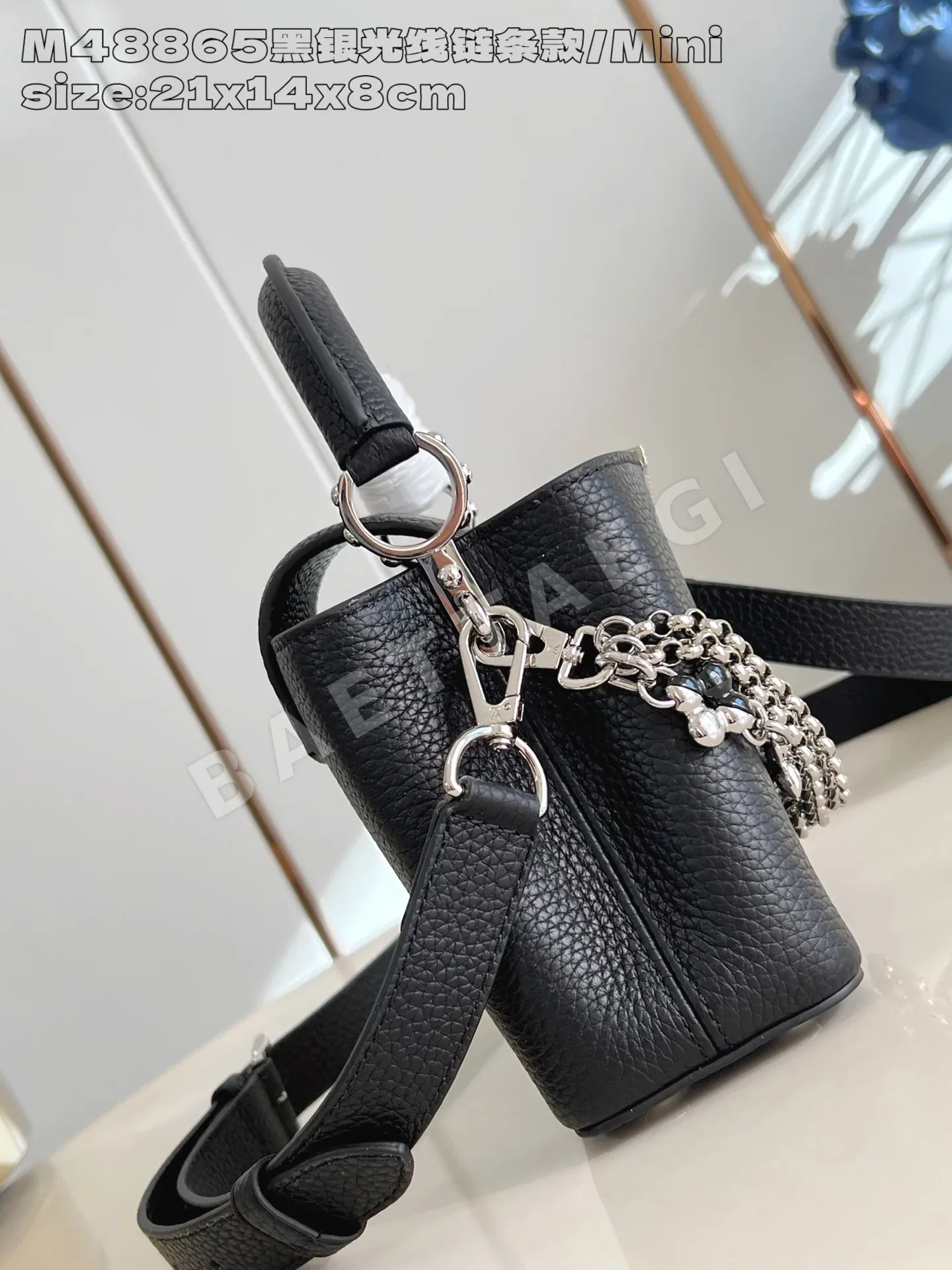 루이비통 블랙 타우릴론 가죽 카푸신 미니 가방 M48865 상세 이미지 3