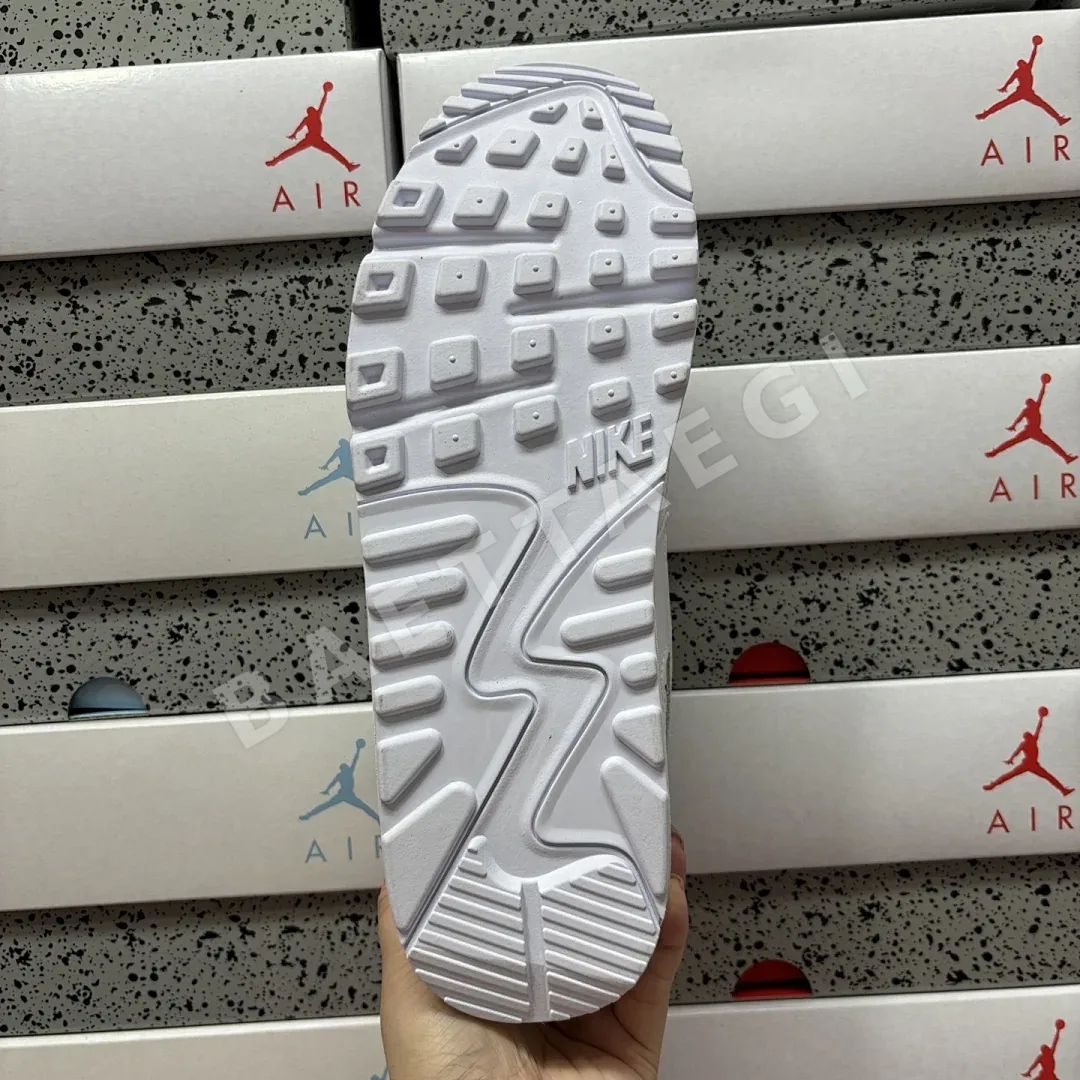 나이키 [XY] 에어 맥스 90 CN8490-100 201053 Nike Air Max 90 Recraft Triple White 상세 이미지 4