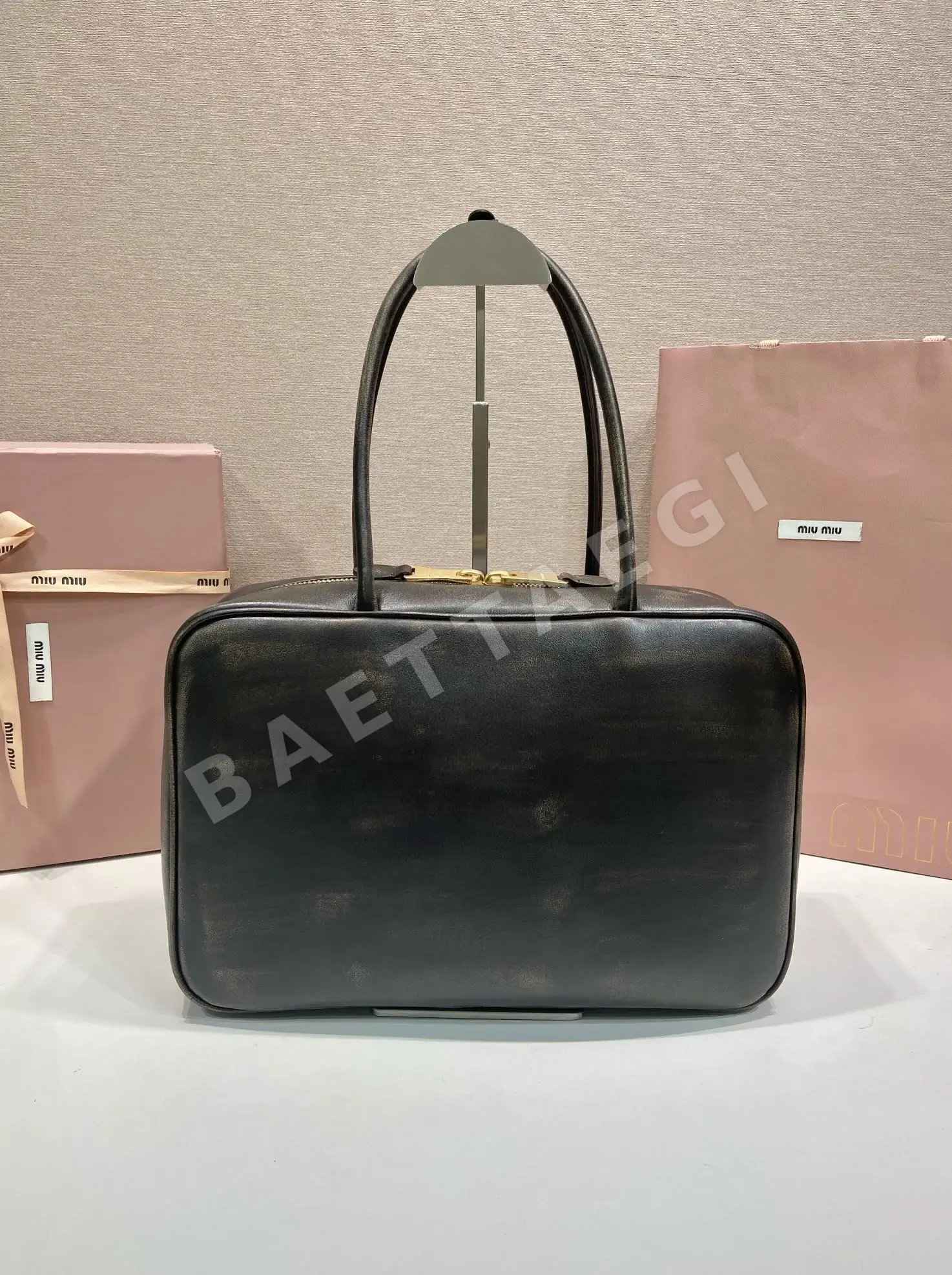 미우미우 램스킨 라지 볼링백 5BB117 상세 이미지 4