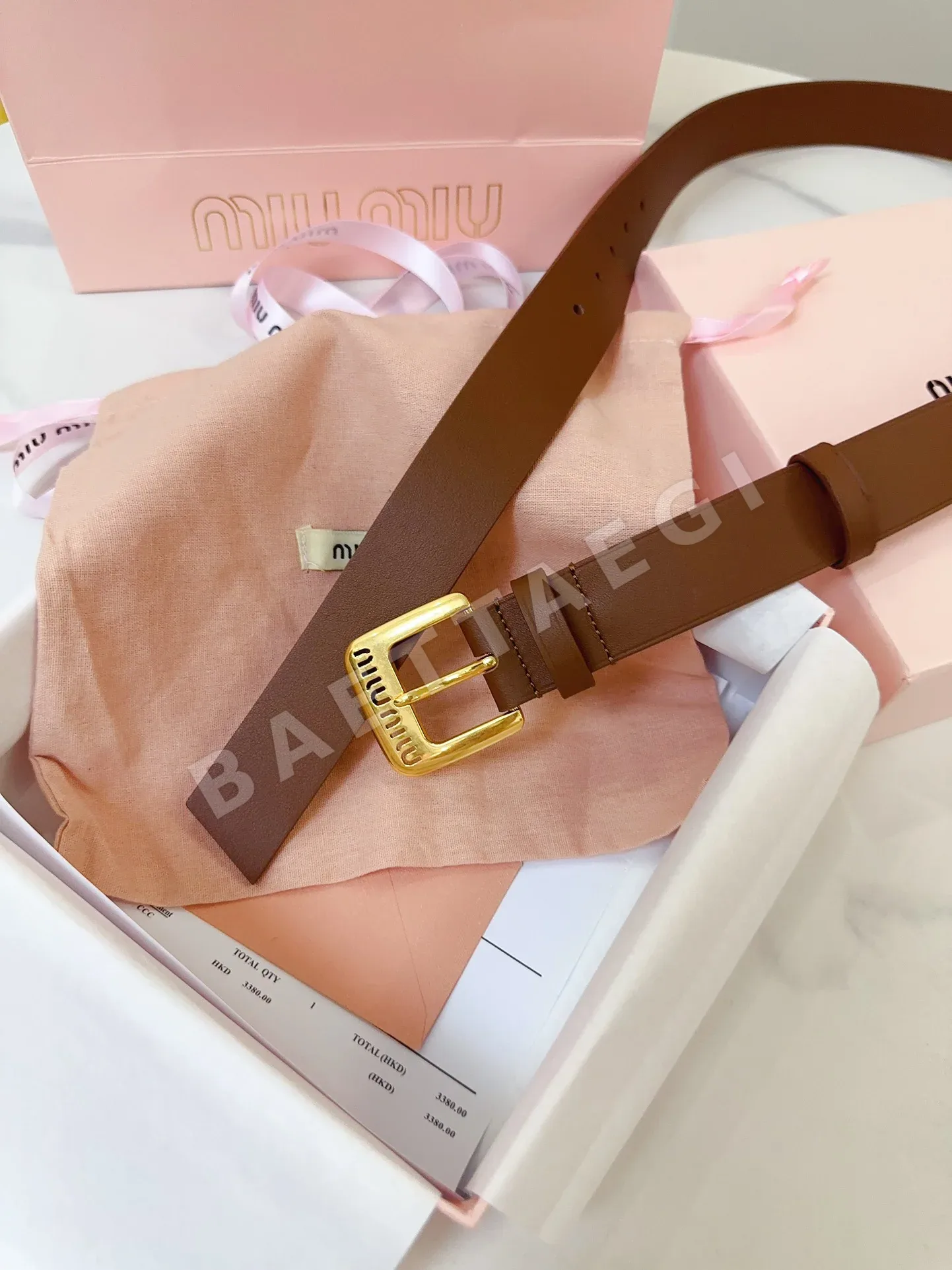 미우미우 카프스킨 로고 벨트 상세 이미지 5