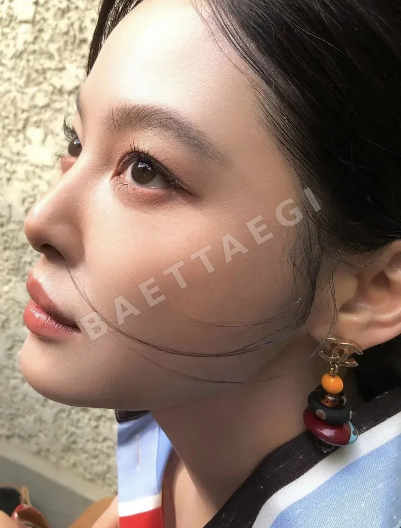 샤넬 더블 C 로고 컬러 유리 비즈 귀걸이 상세 이미지 3
