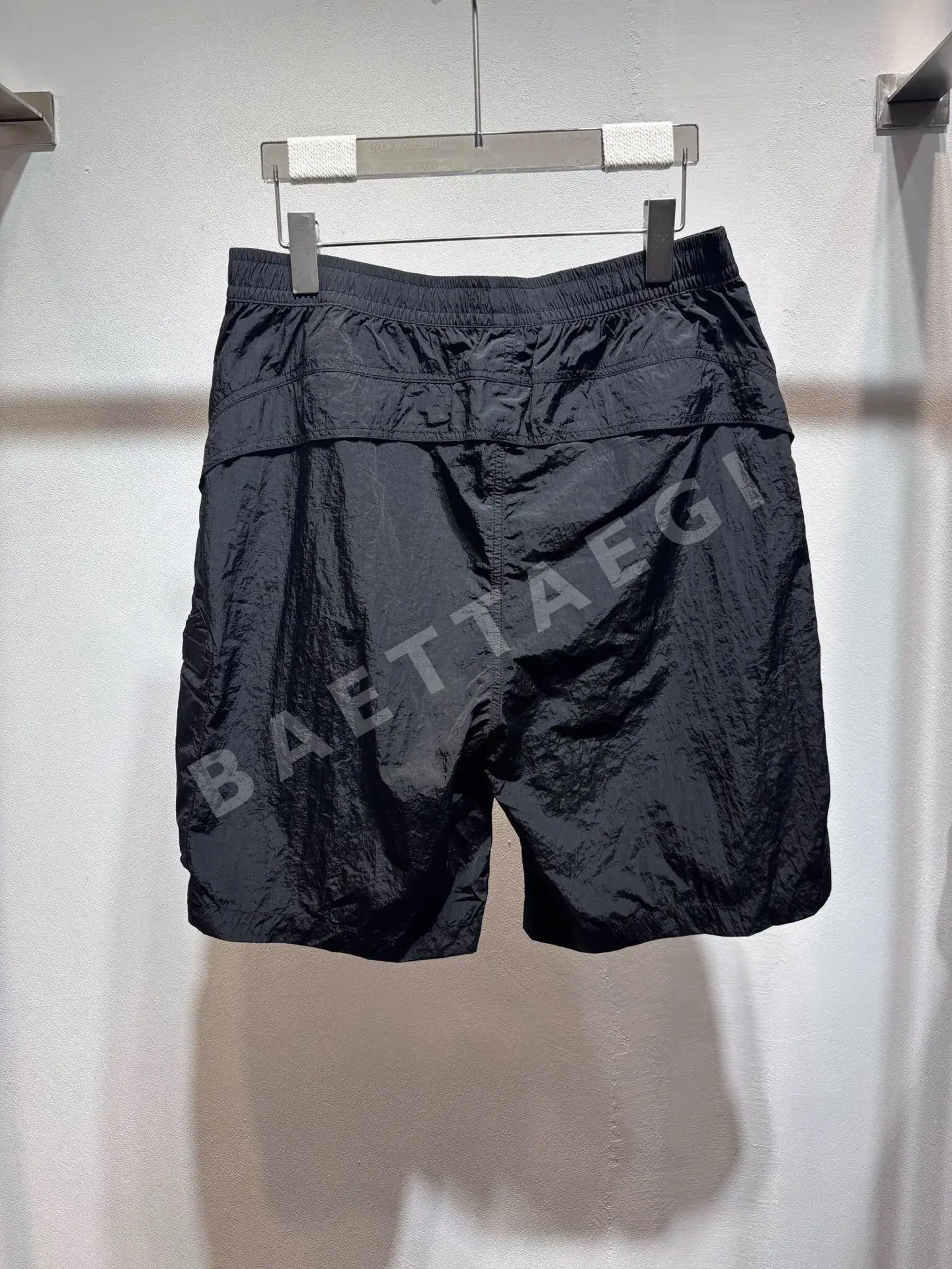 스톤아일랜드 메탈 나일론 포켓 반바지 상세 이미지 2