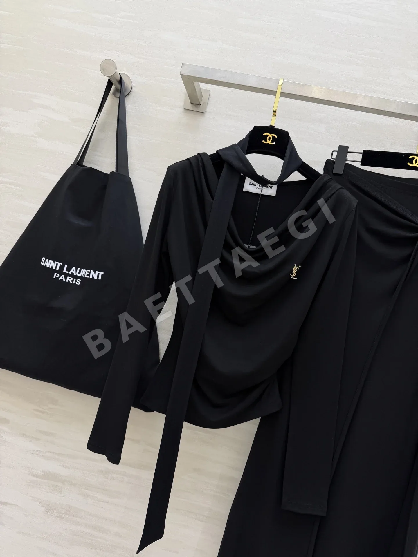 생로랑 홀터넥 리본 여성 세트 상세 이미지 4