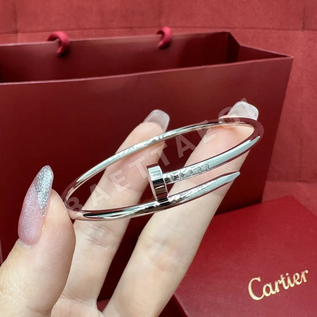까르띠에 쥬스트 앙 크루 슬렌더 논다이아몬드 네일 뱅글 팔찌 178365