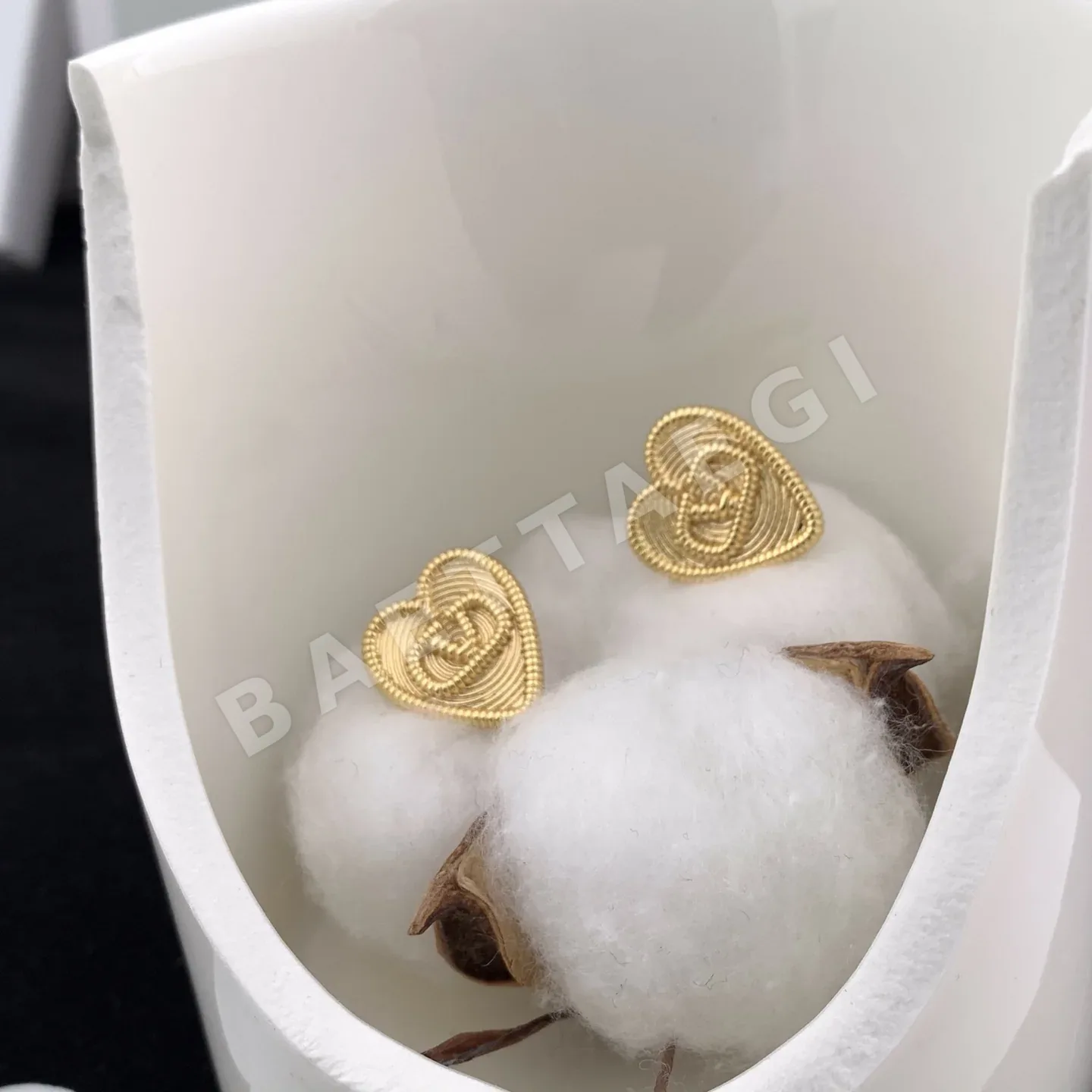 발렌티노 하트 귀걸이 63516