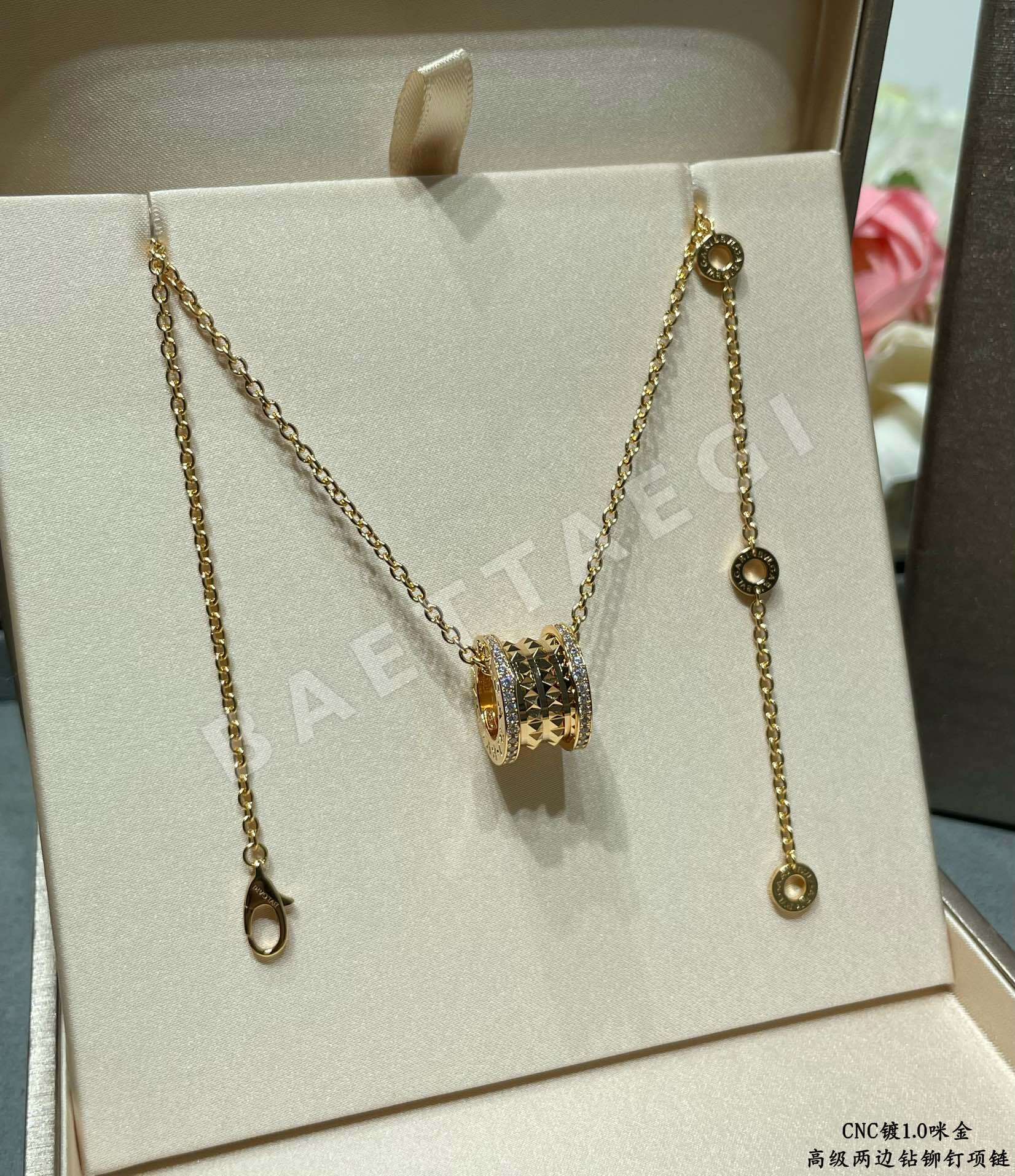 불가리 다이아몬드 장식 스프링 목걸이 상세 이미지 6