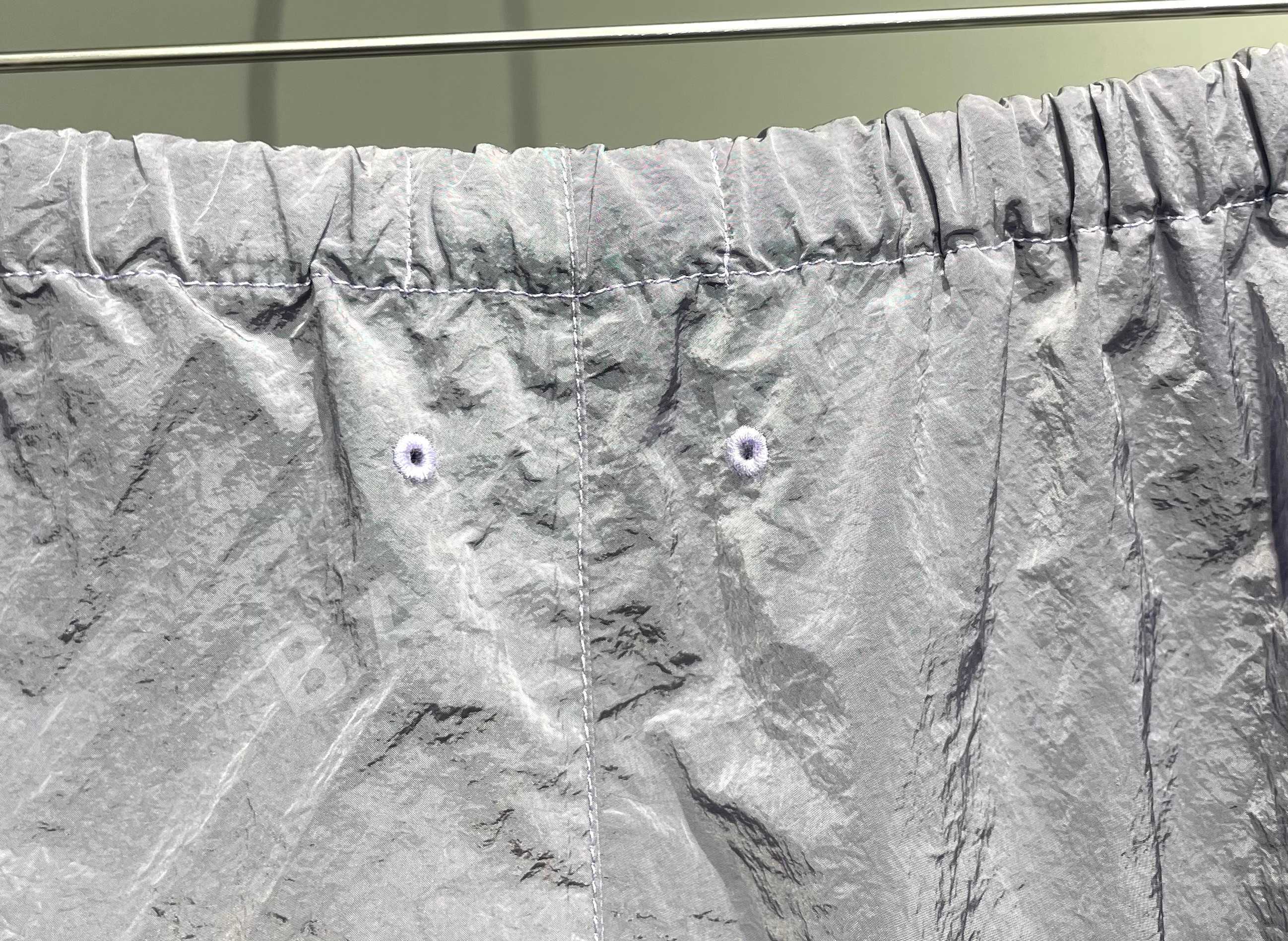 스톤아일랜드 메탈릭 나일론 남성 반바지 상세 이미지 8