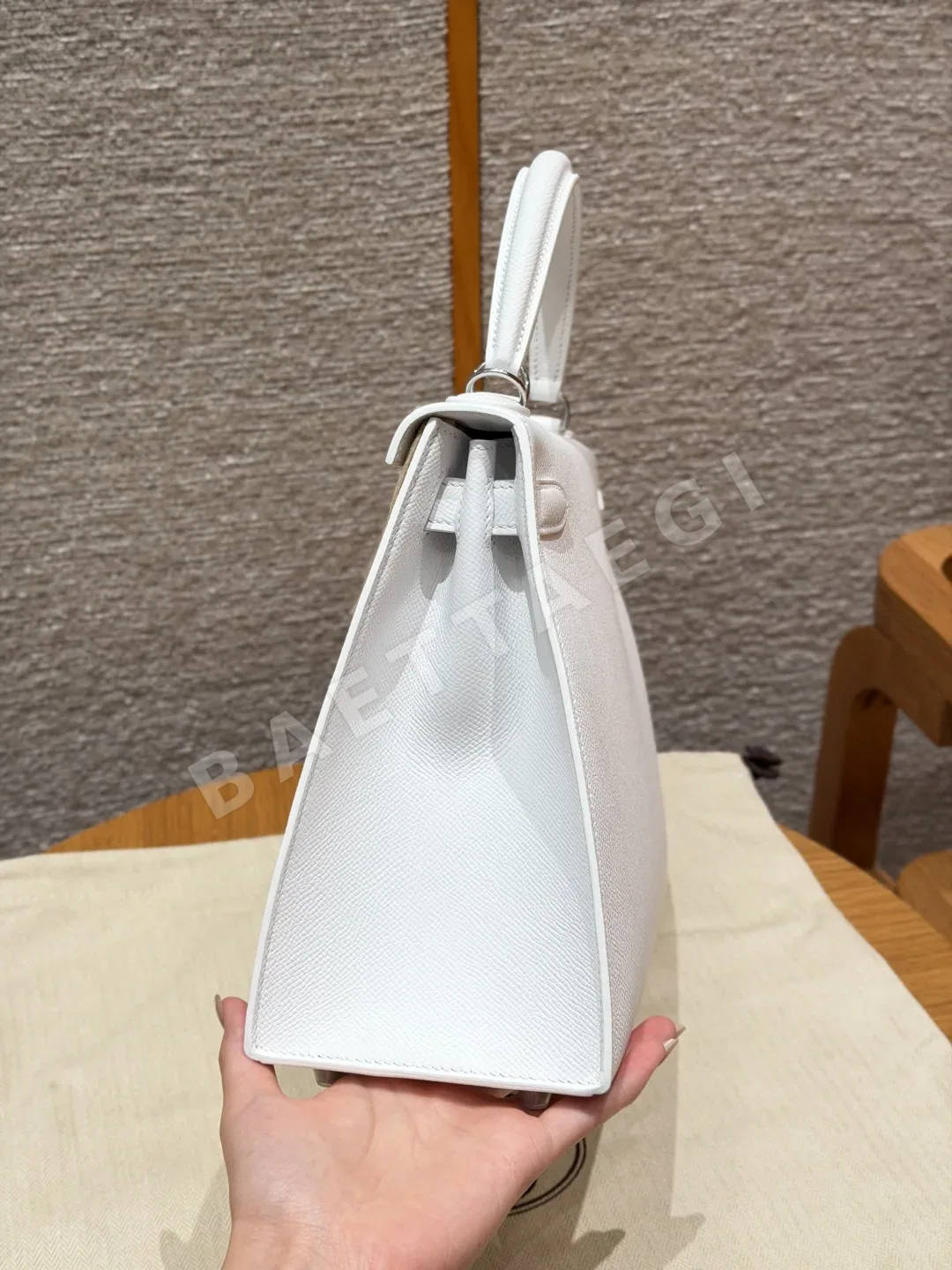 에르메스 켈리 28 cm 엡솜 가죽 지갑 상세 이미지 4