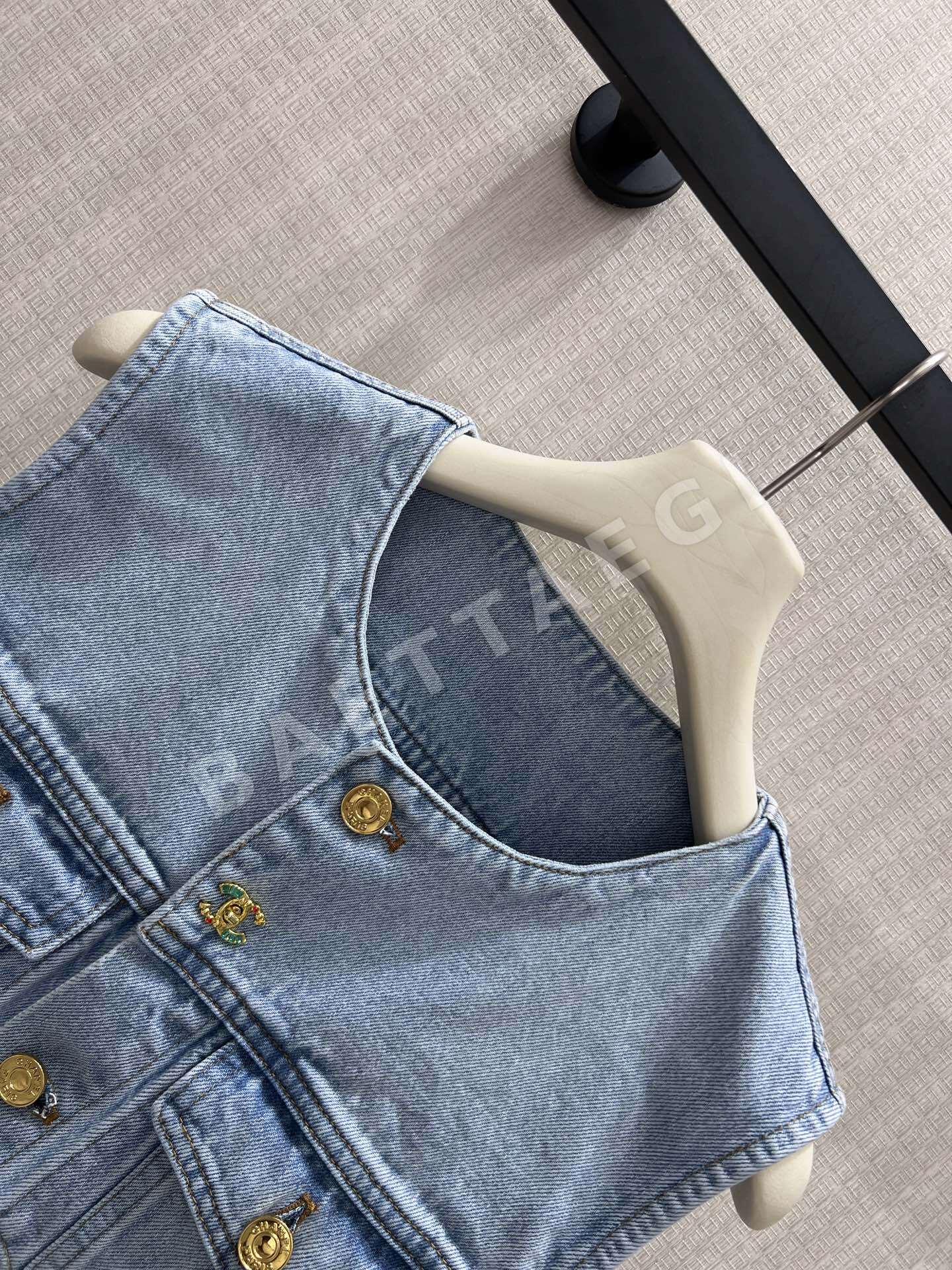샤넬 라이트 블루 데님 크롭 민소매 베스트 상세 이미지 5