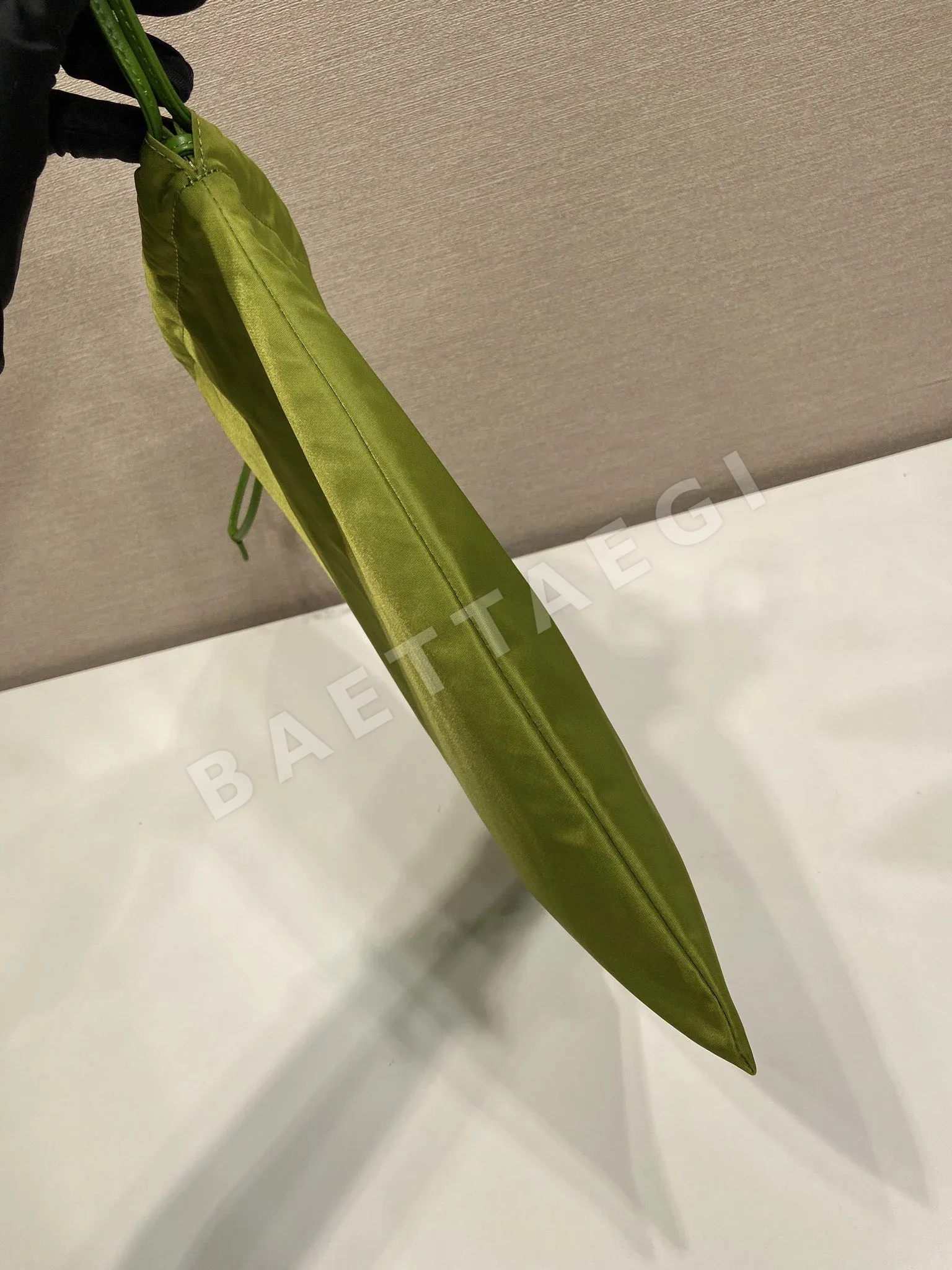 프라다 나일론 복주머니 파우치 1NK001 상세 이미지 5
