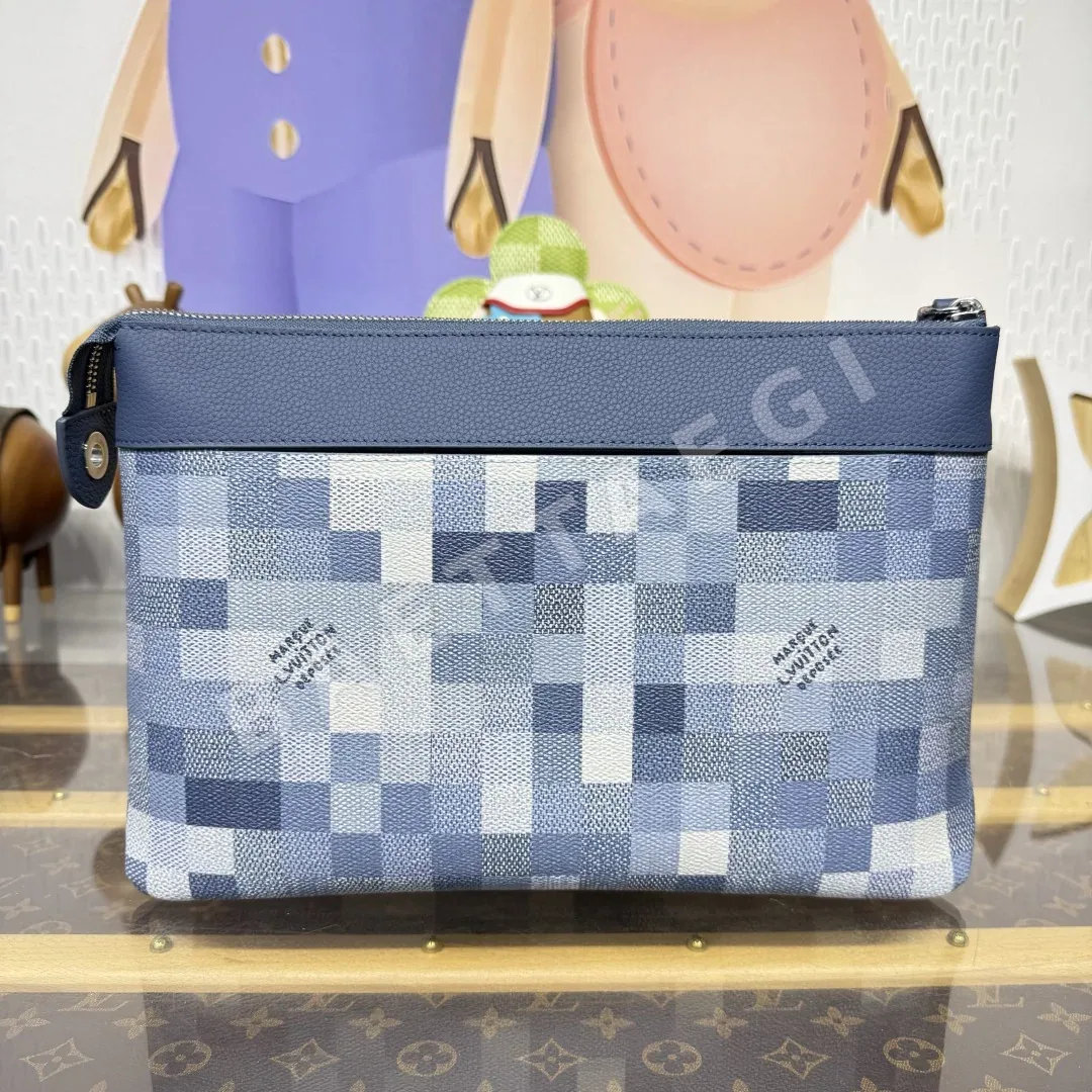 루이비통 다미에 블랙 코팅 캔버스 포쉐트 보야지 소프트 클러치 가방 M14926 상세 이미지 3