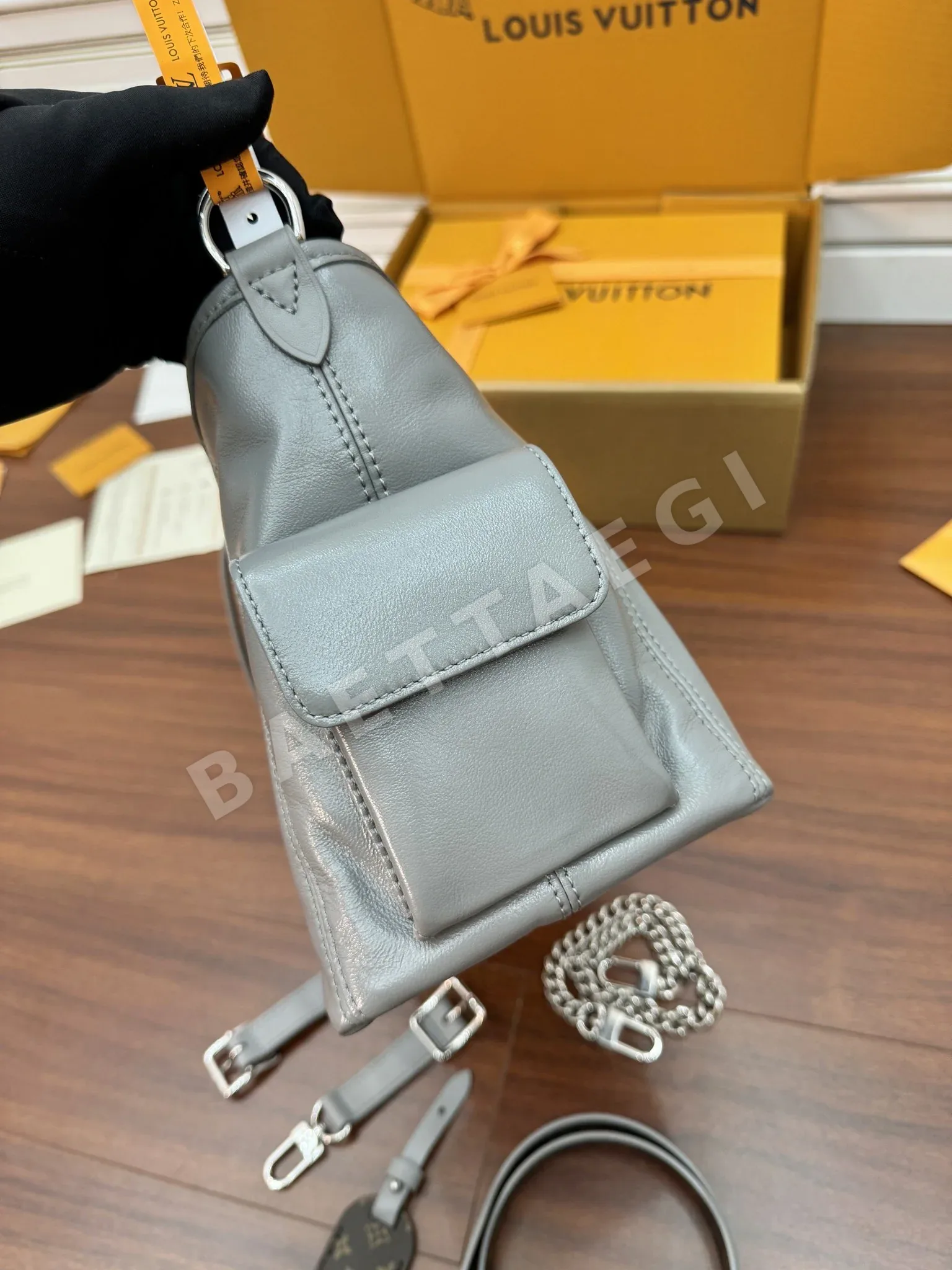 루이비통 M12579 가방 상세 이미지 6