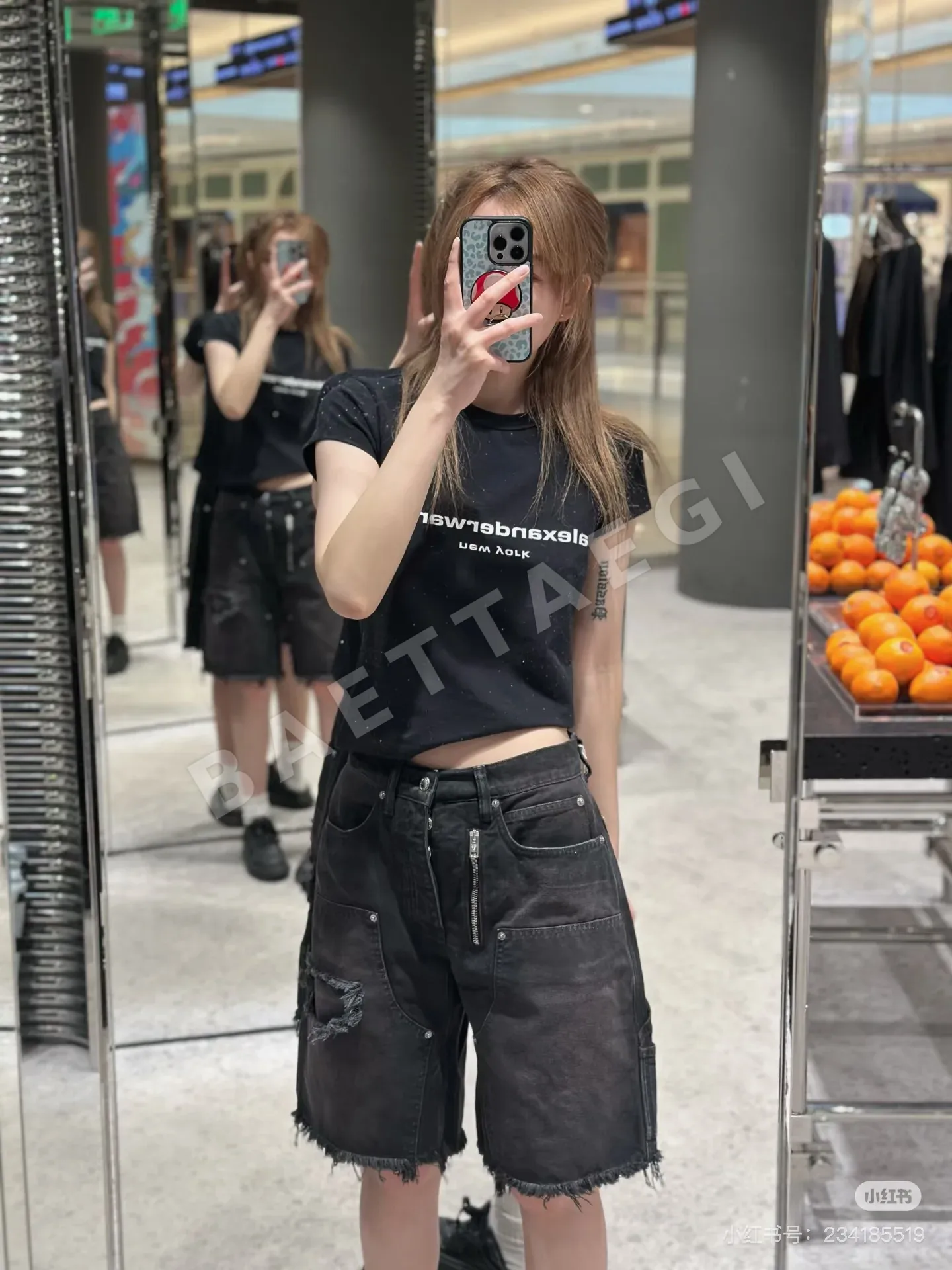 알렉산더왕 라인스톤 슬림핏 여성 반팔 탑 상세 이미지 7