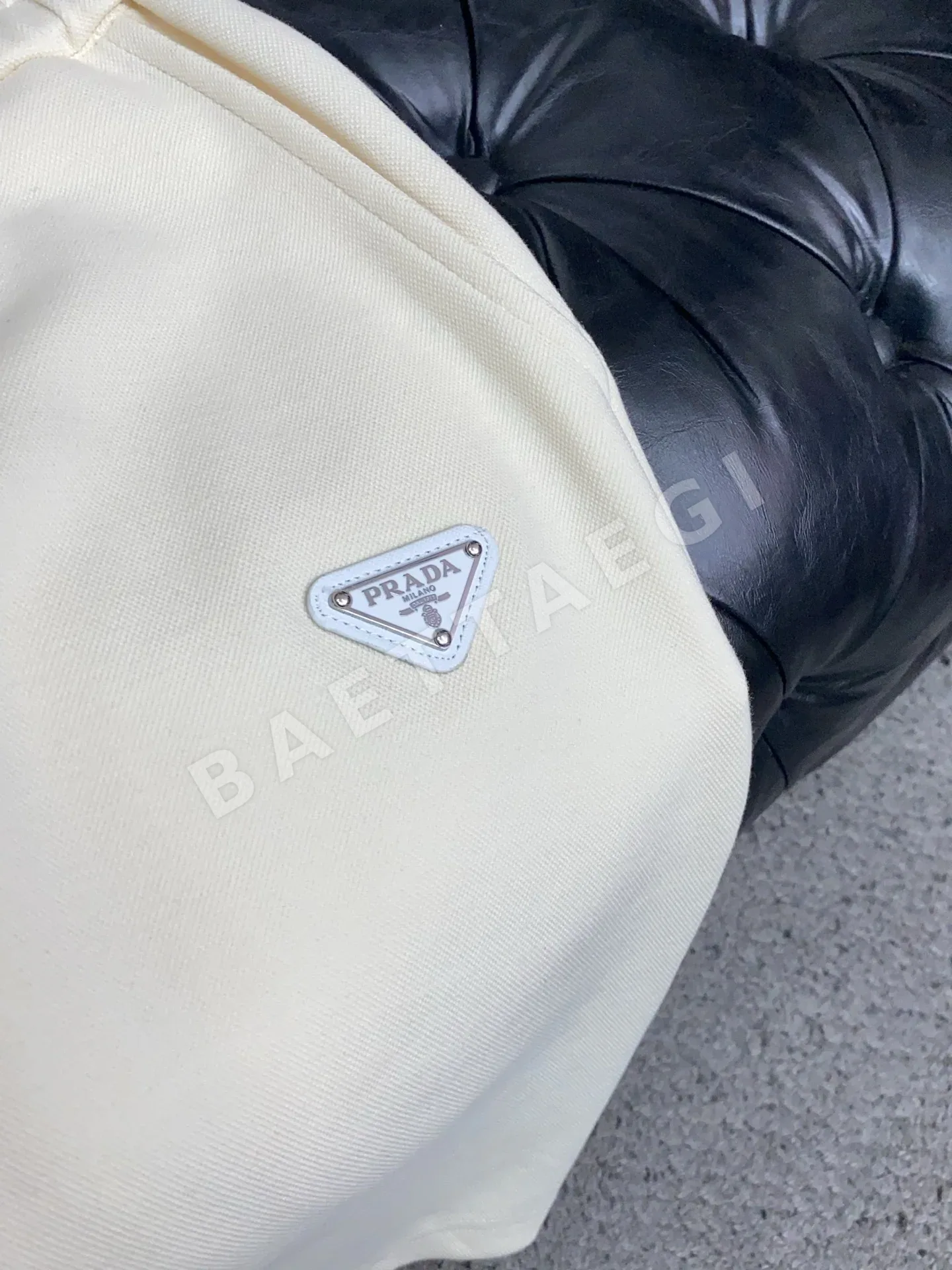 프라다 남성 반바지 SS 53025 Prada Shorts 상세 이미지 8
