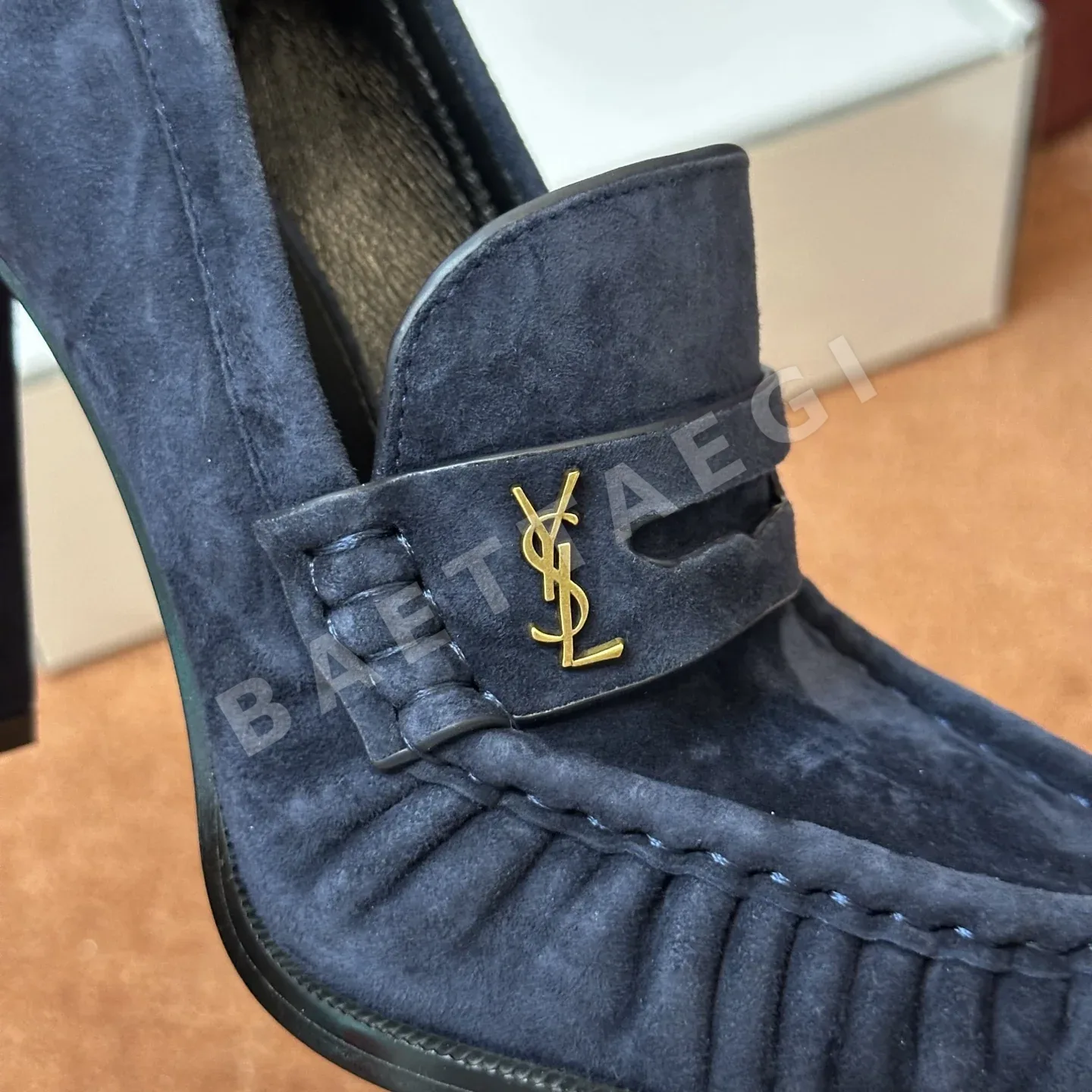 생로랑 앞코 덮인 YSL 뮬 상세 이미지 6